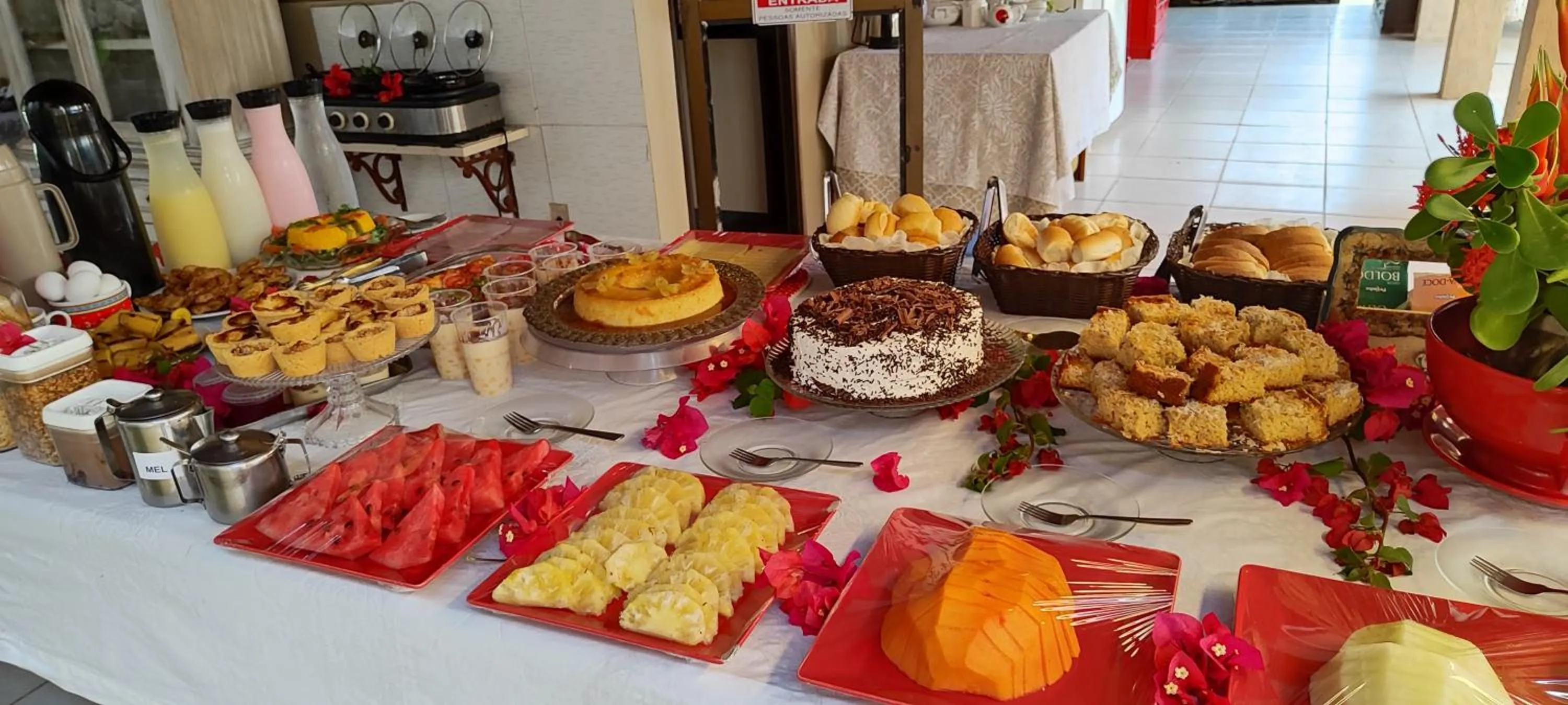 Breakfast in Suítes Bouganville