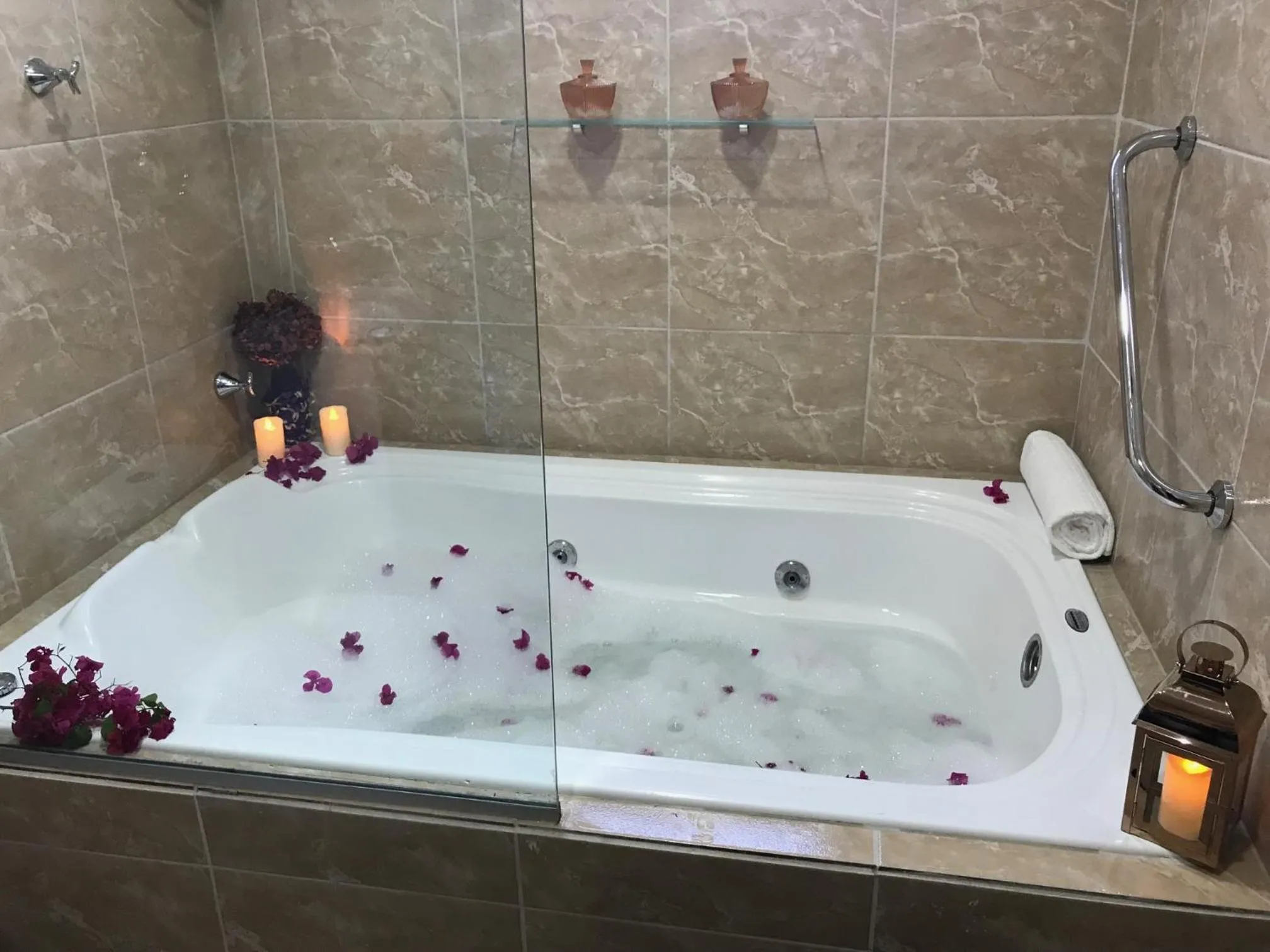 Hot Tub in Suítes Bouganville