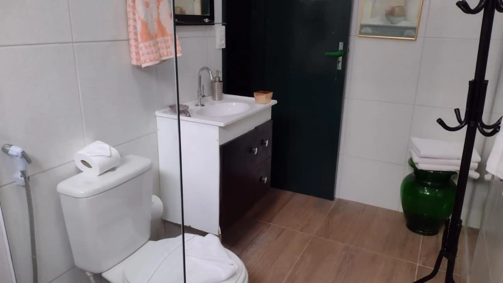 Toilet in Suítes Bouganville