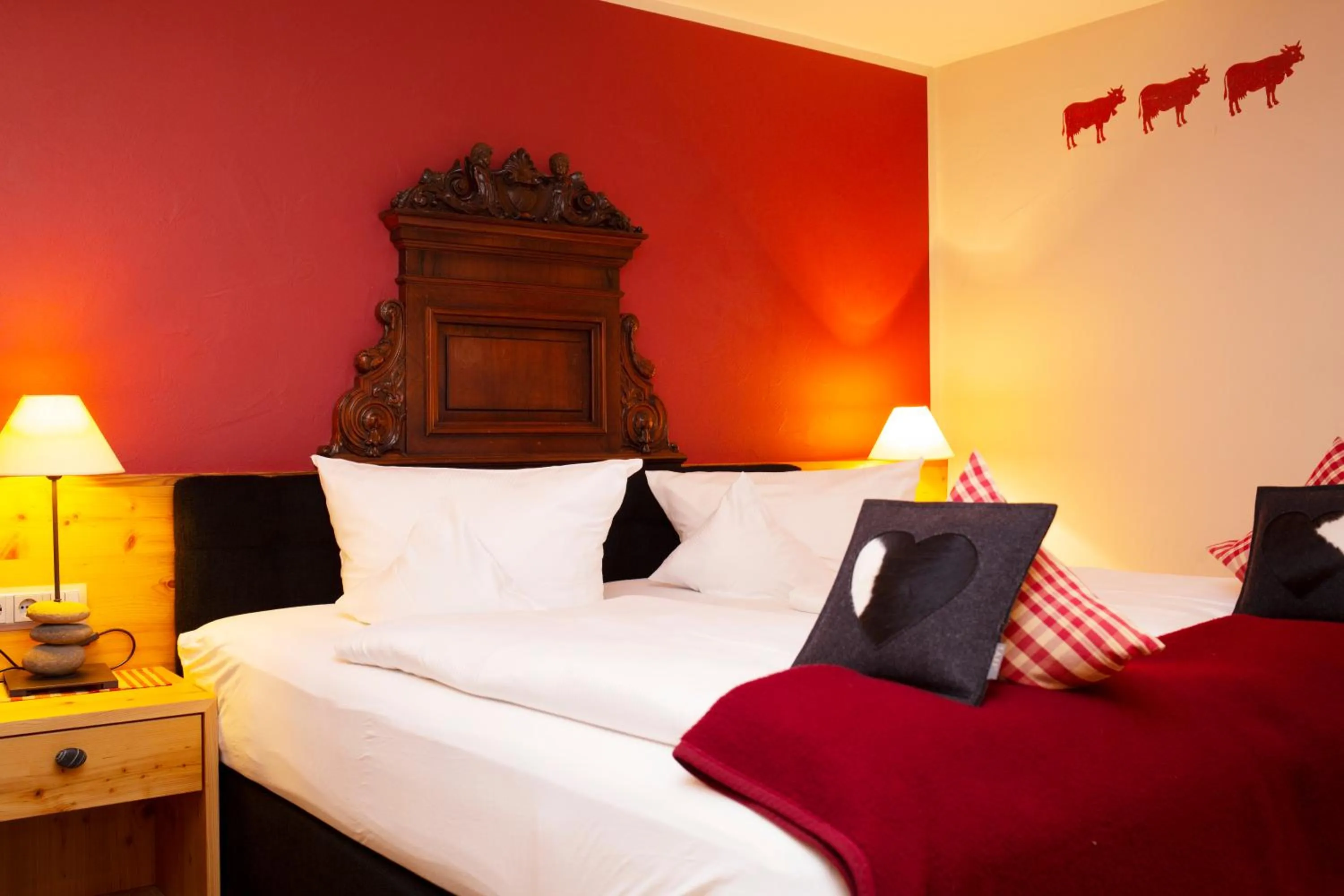 Bedroom, Bed in Berghotel Schlossanger Alp
