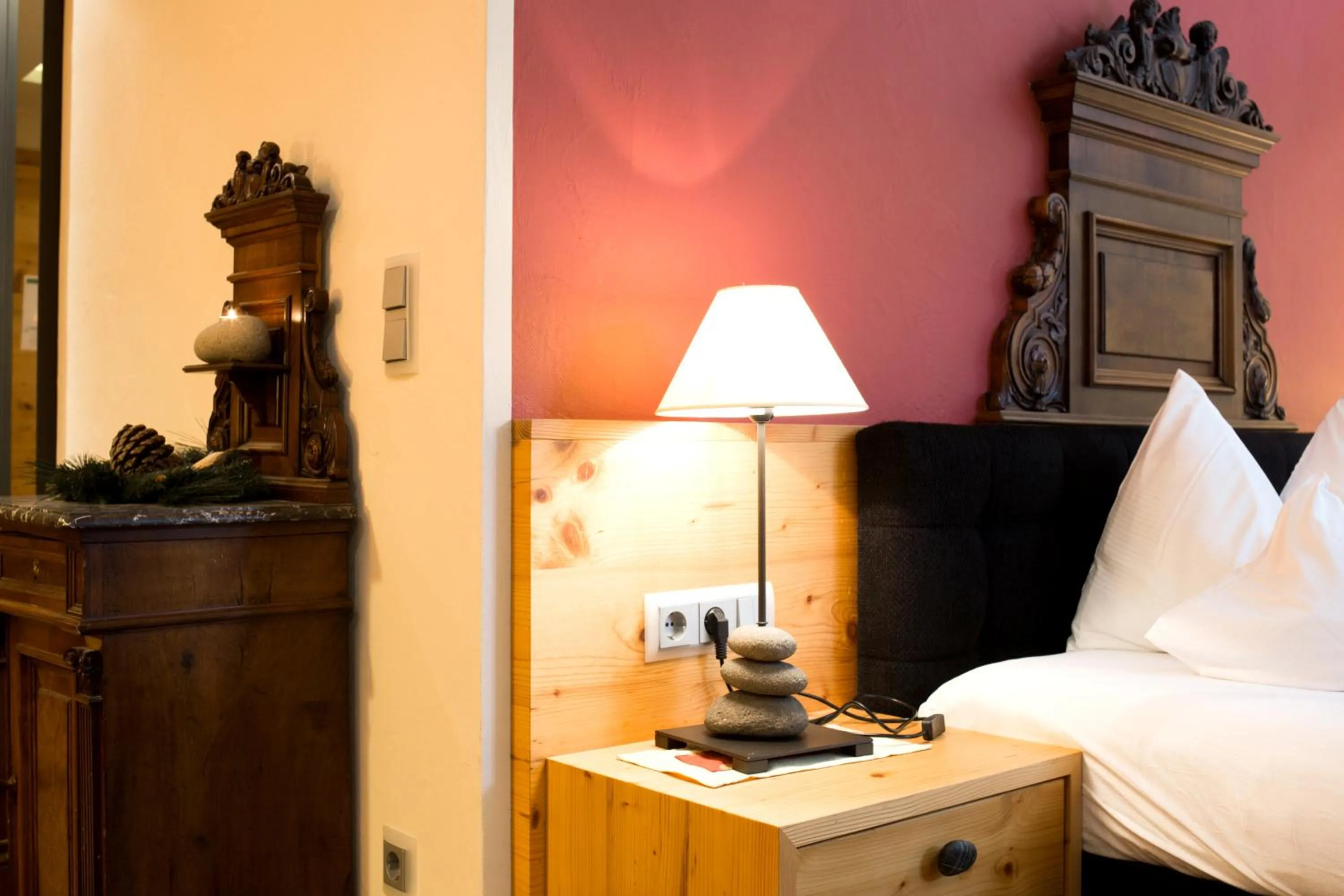 Bedroom, Bed in Berghotel Schlossanger Alp