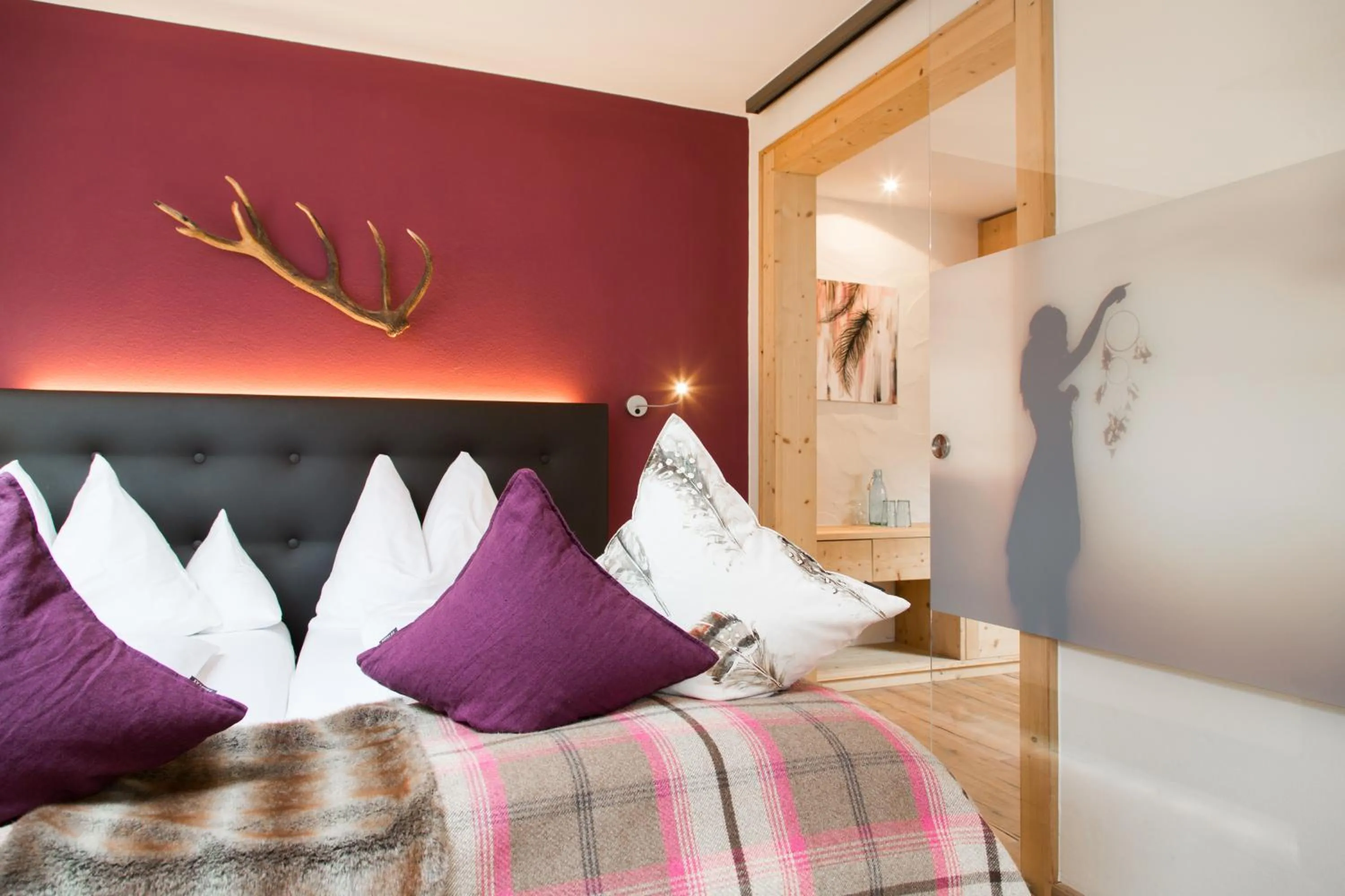 Bedroom, Bed in Berghotel Schlossanger Alp