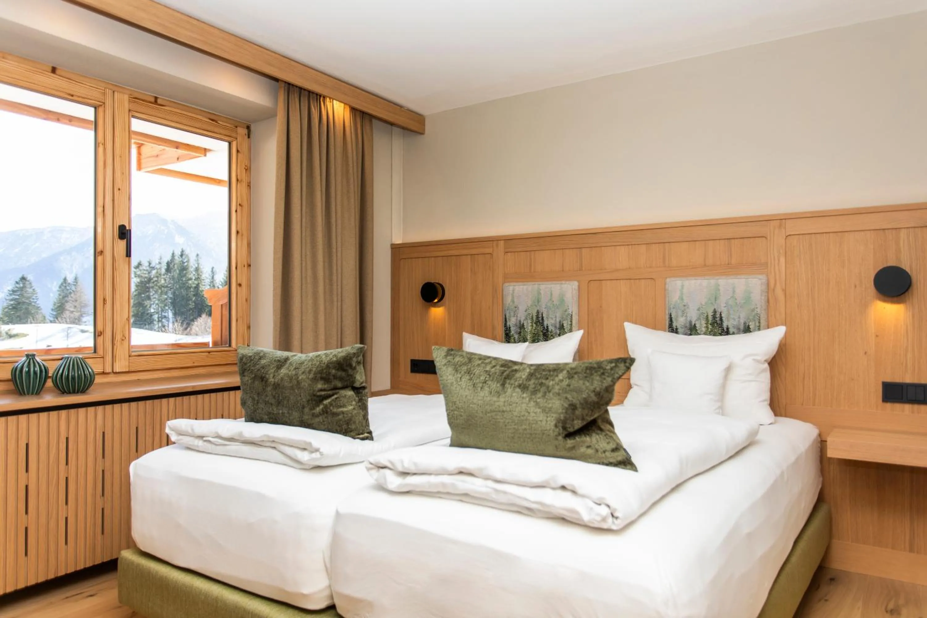 Bedroom, Bed in Berghotel Schlossanger Alp