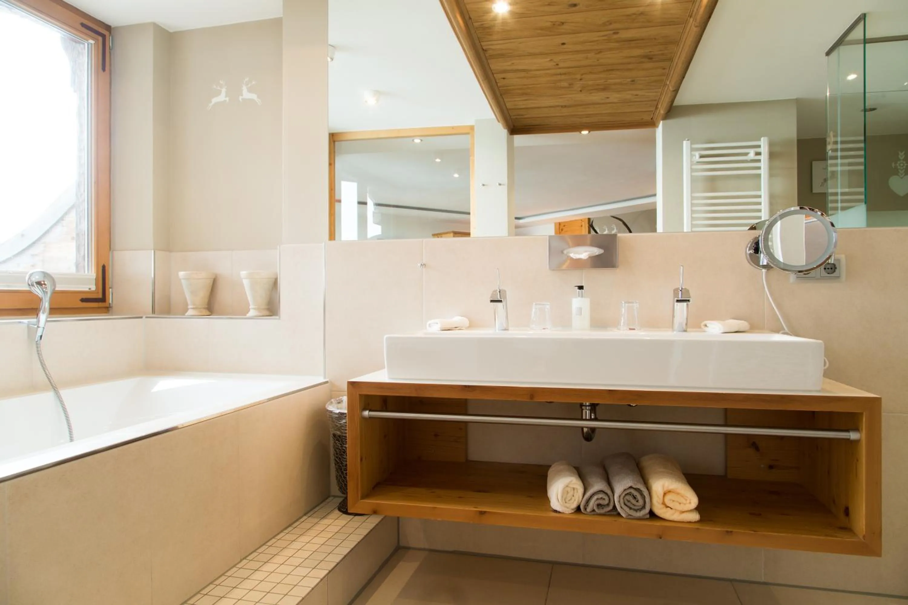 Bathroom in Berghotel Schlossanger Alp