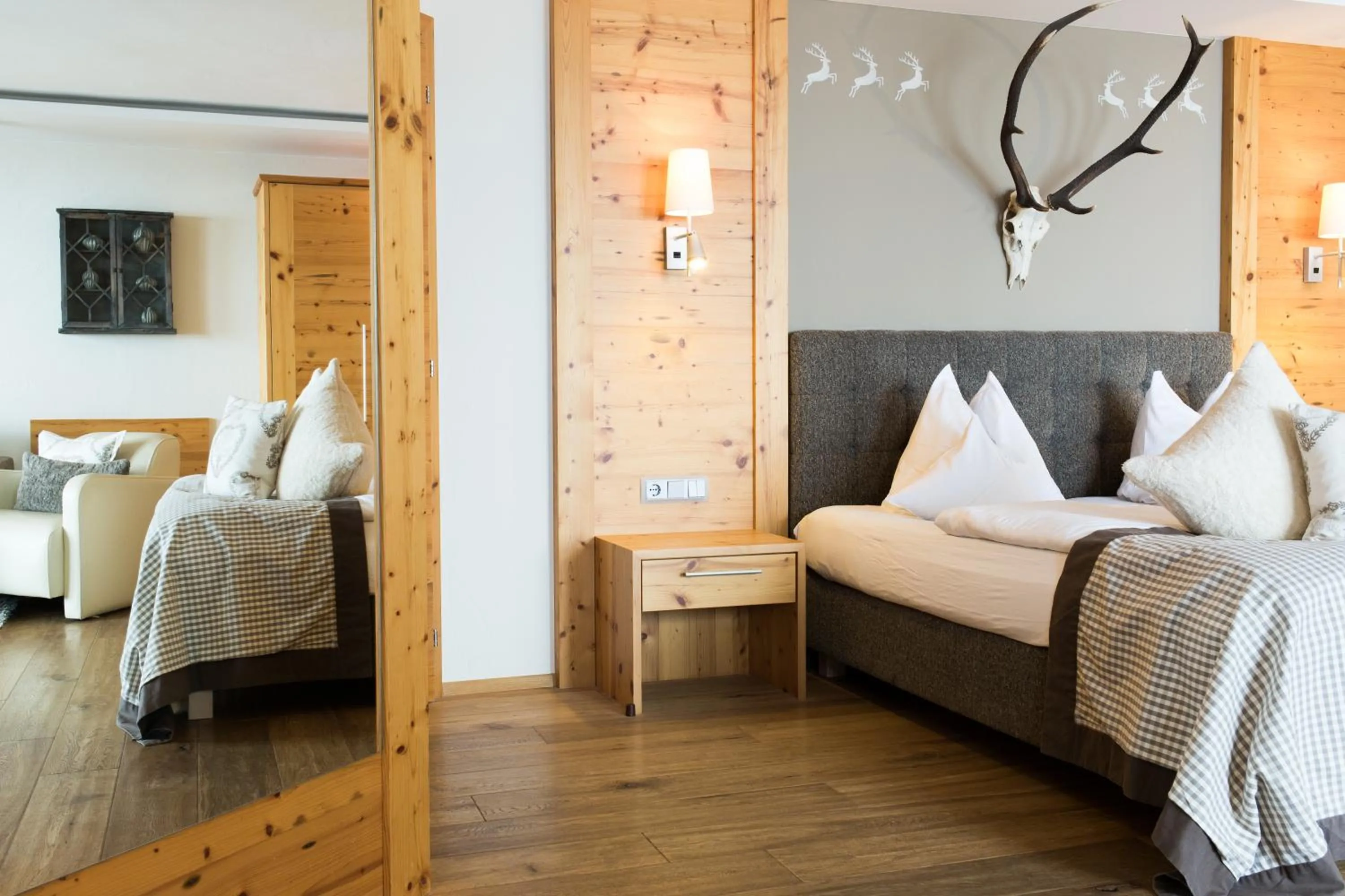 Bedroom, Bed in Berghotel Schlossanger Alp