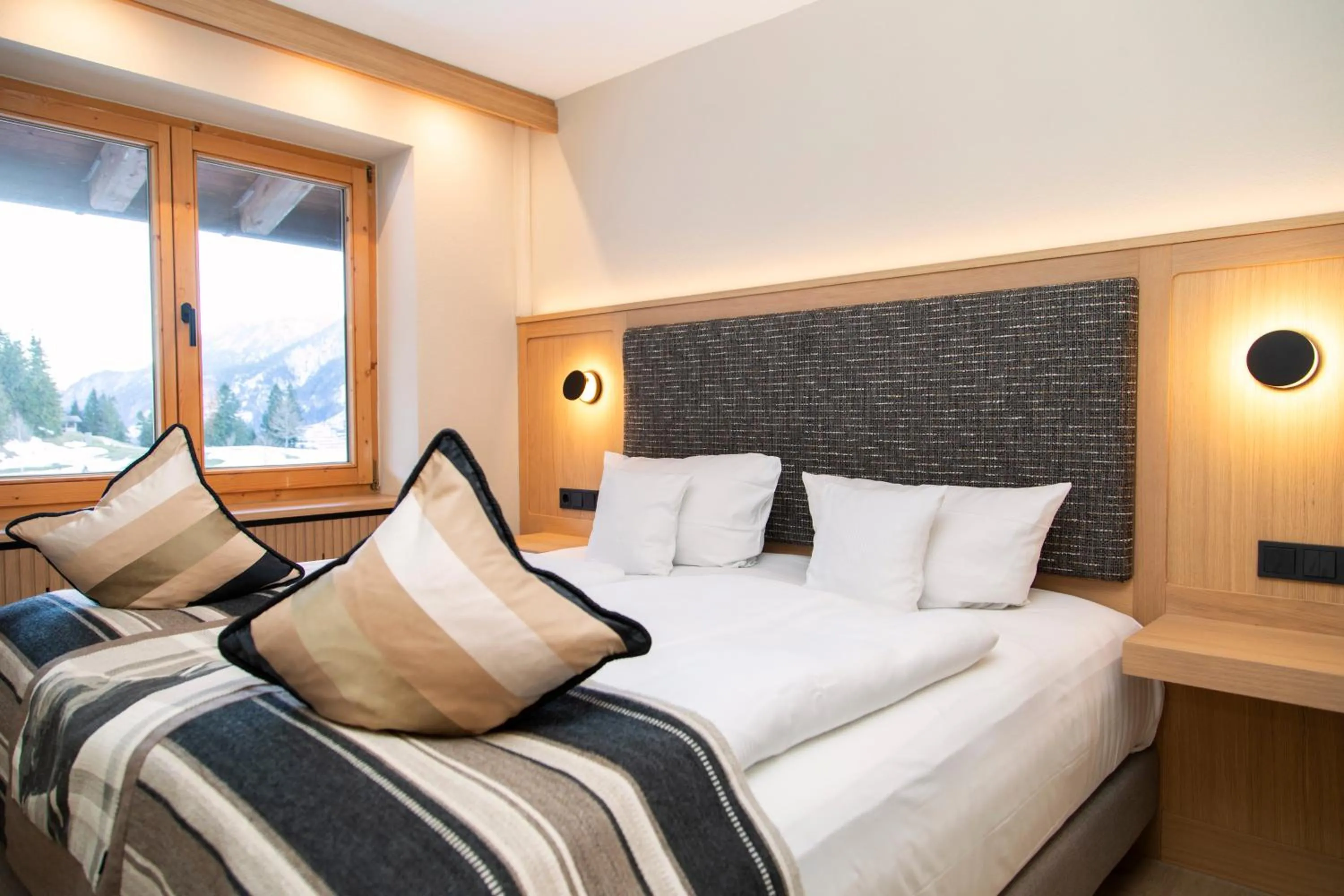 Bedroom, Bed in Berghotel Schlossanger Alp