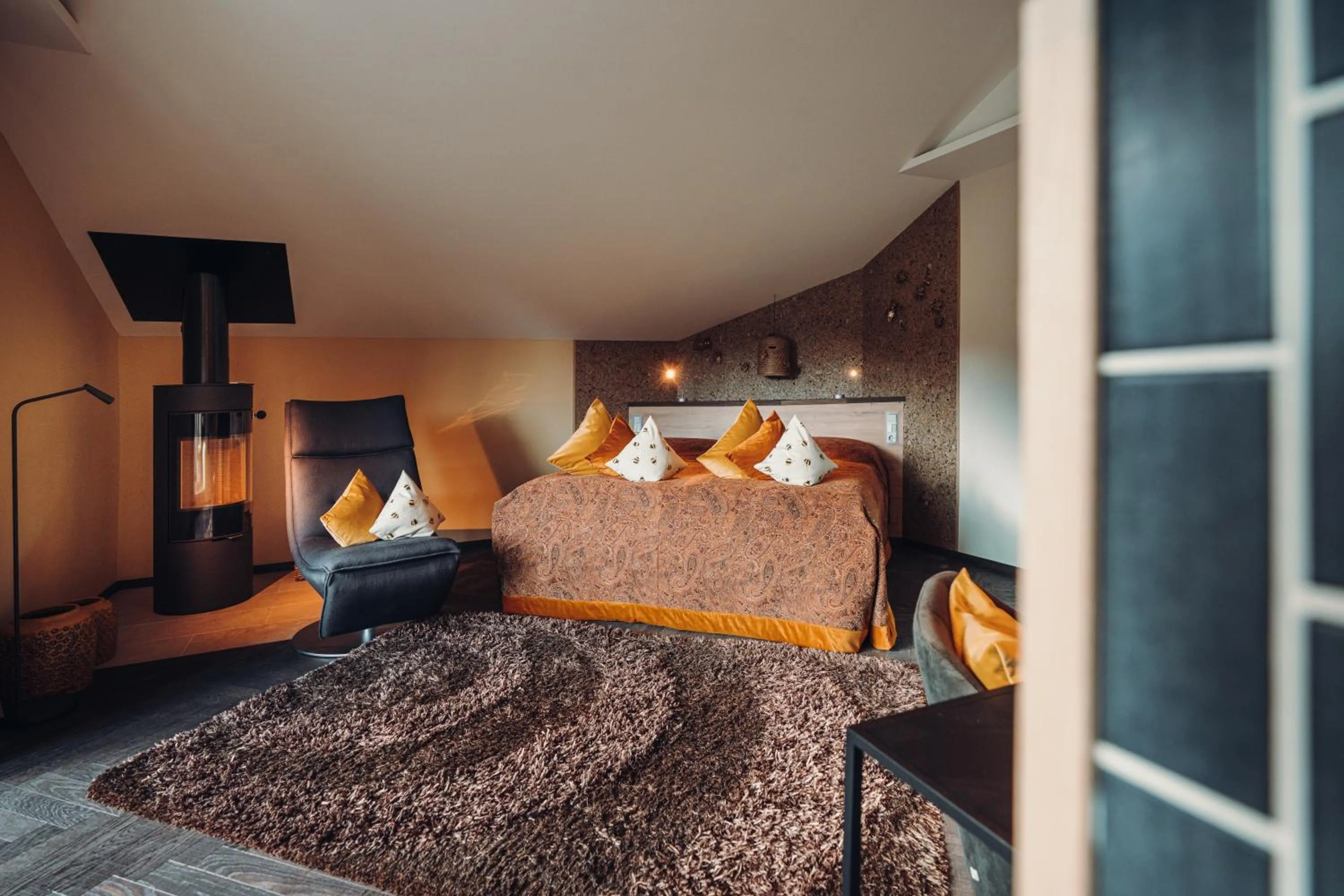 Bedroom, Bed in Berghotel Schlossanger Alp