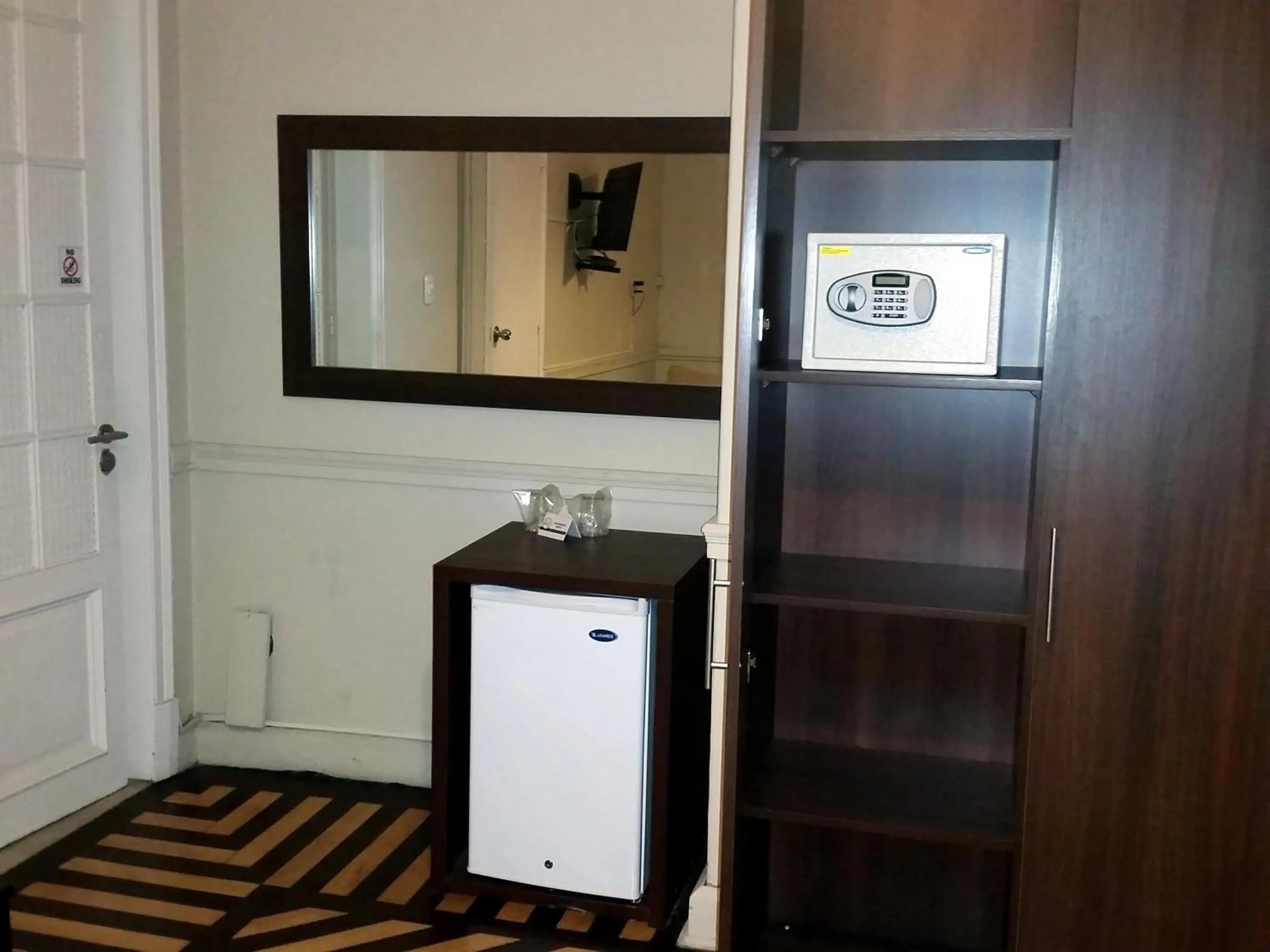 Decorative detail in New Arapey Hotel