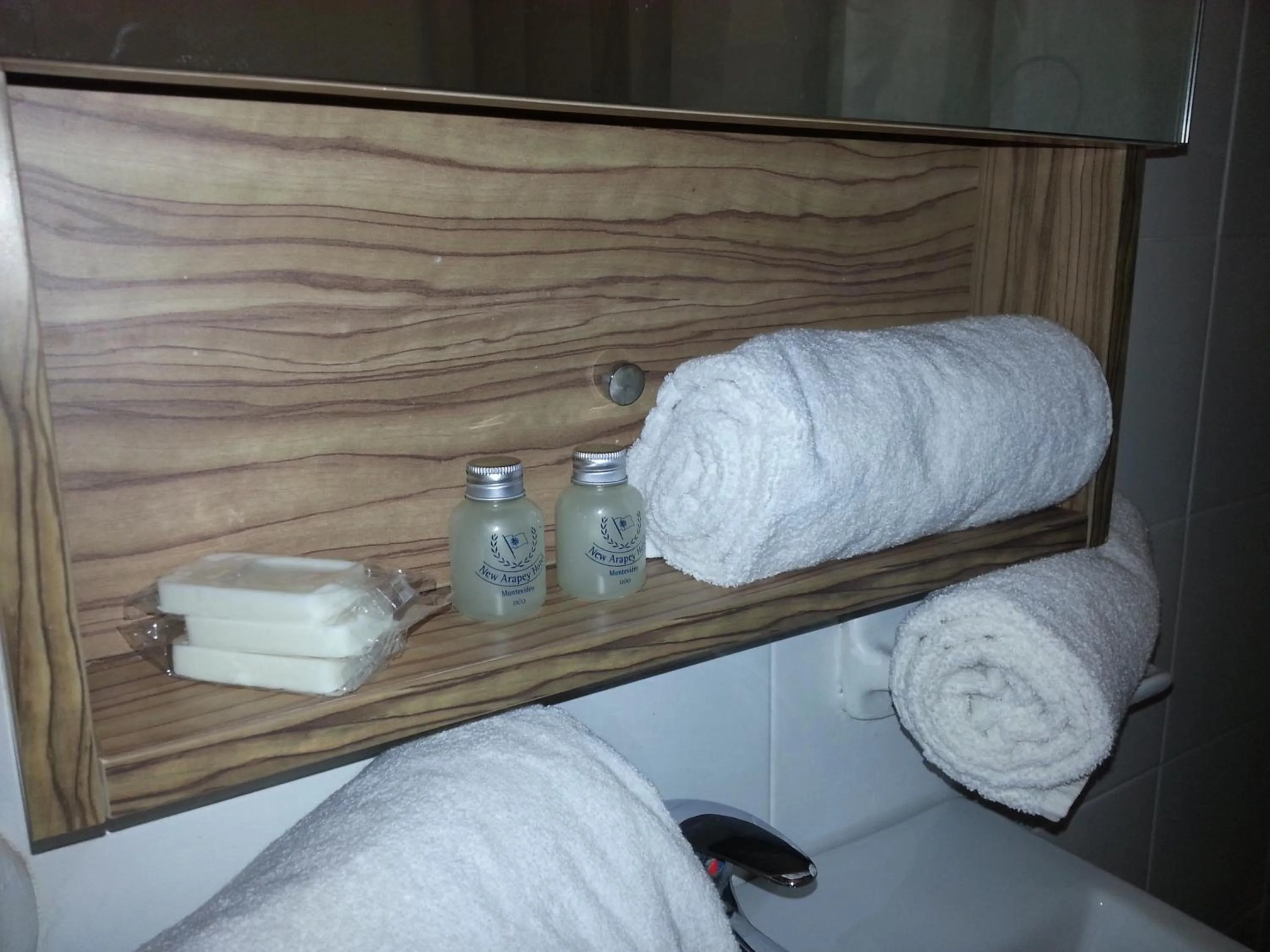 Bathroom, Bed in New Arapey Hotel