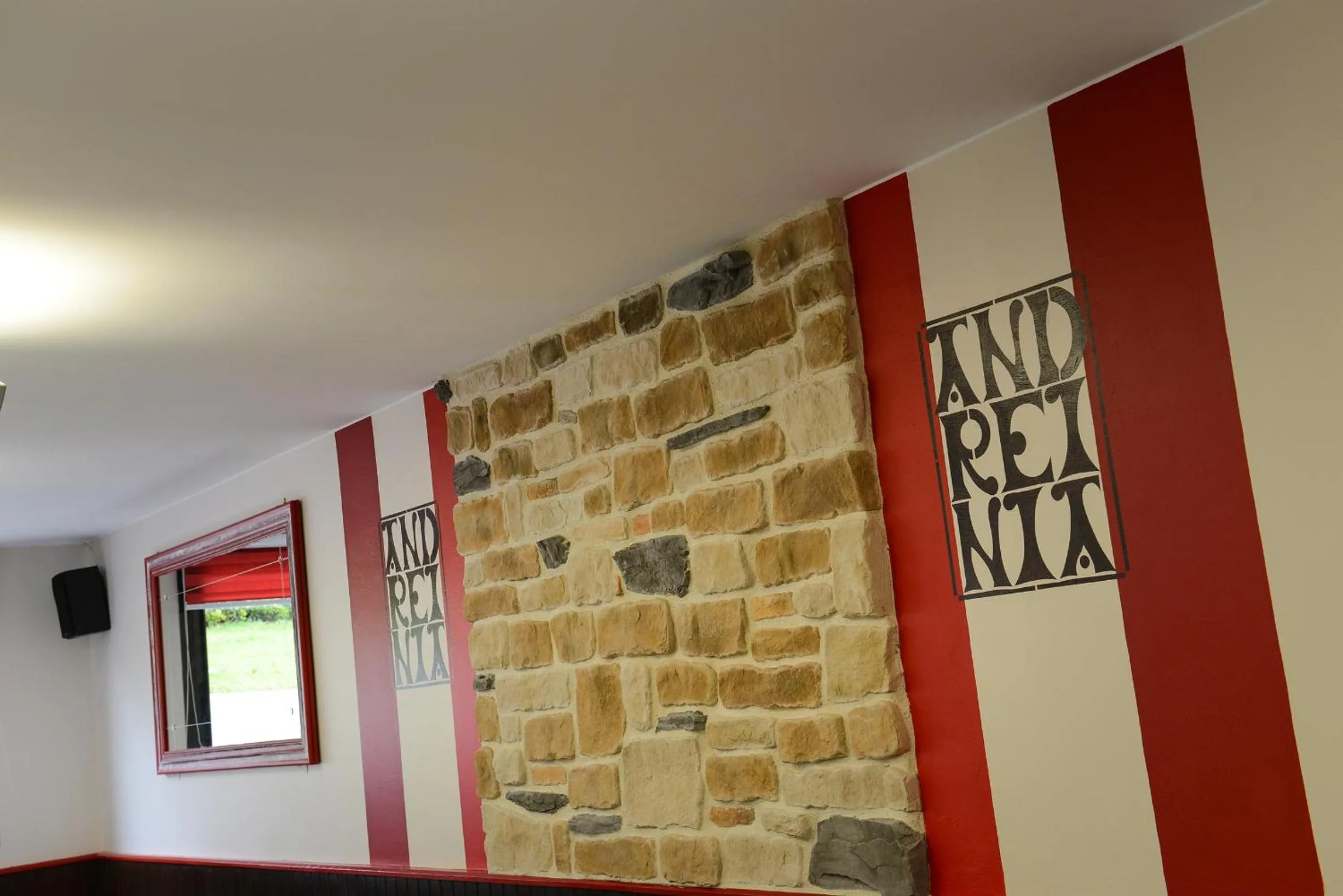 Decorative detail in Logis Hôtel Andreinia & Cabanes