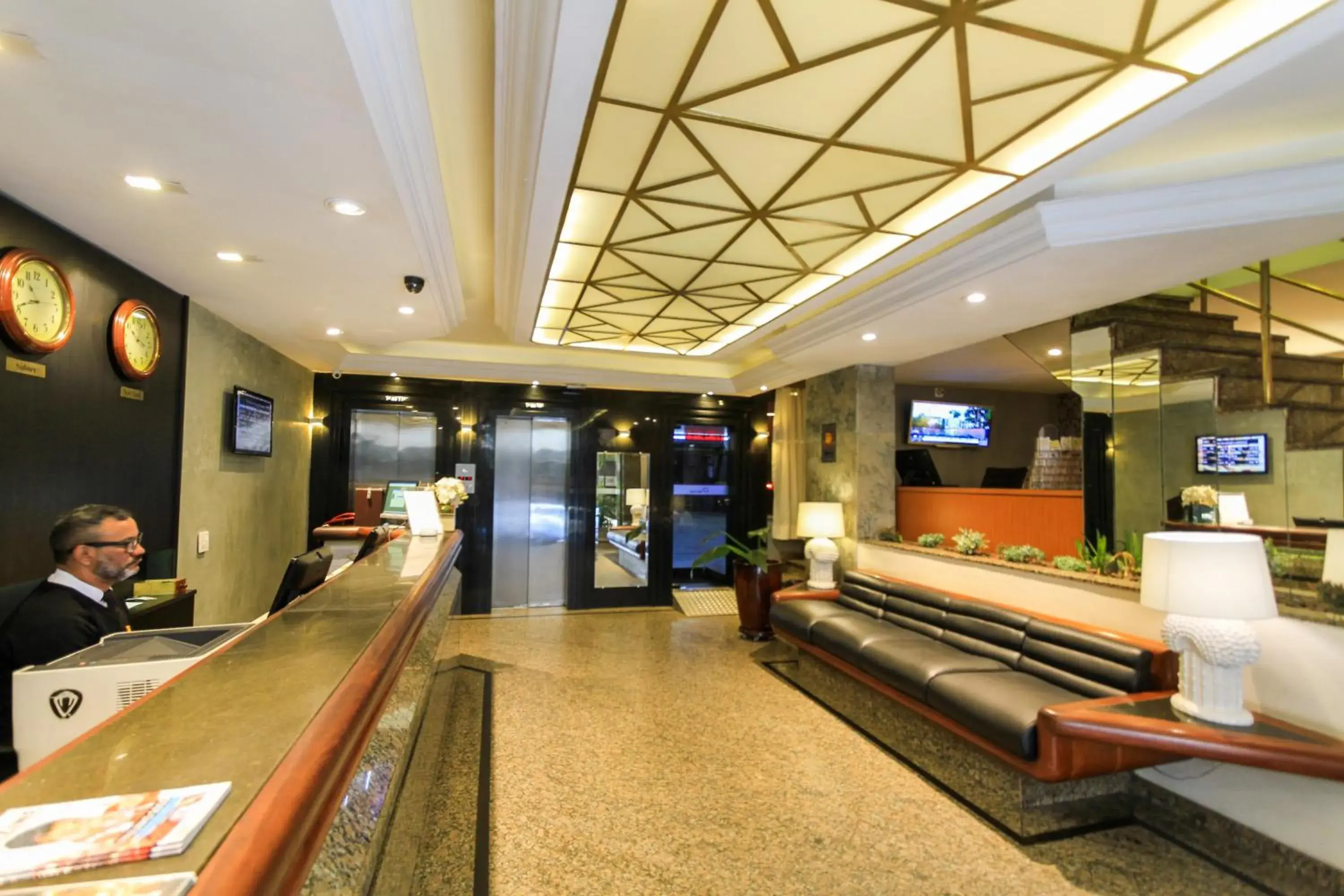 Lobby or reception in Hotel Plaza Apolo Lobby or reception in Hotel Plaza Apolo