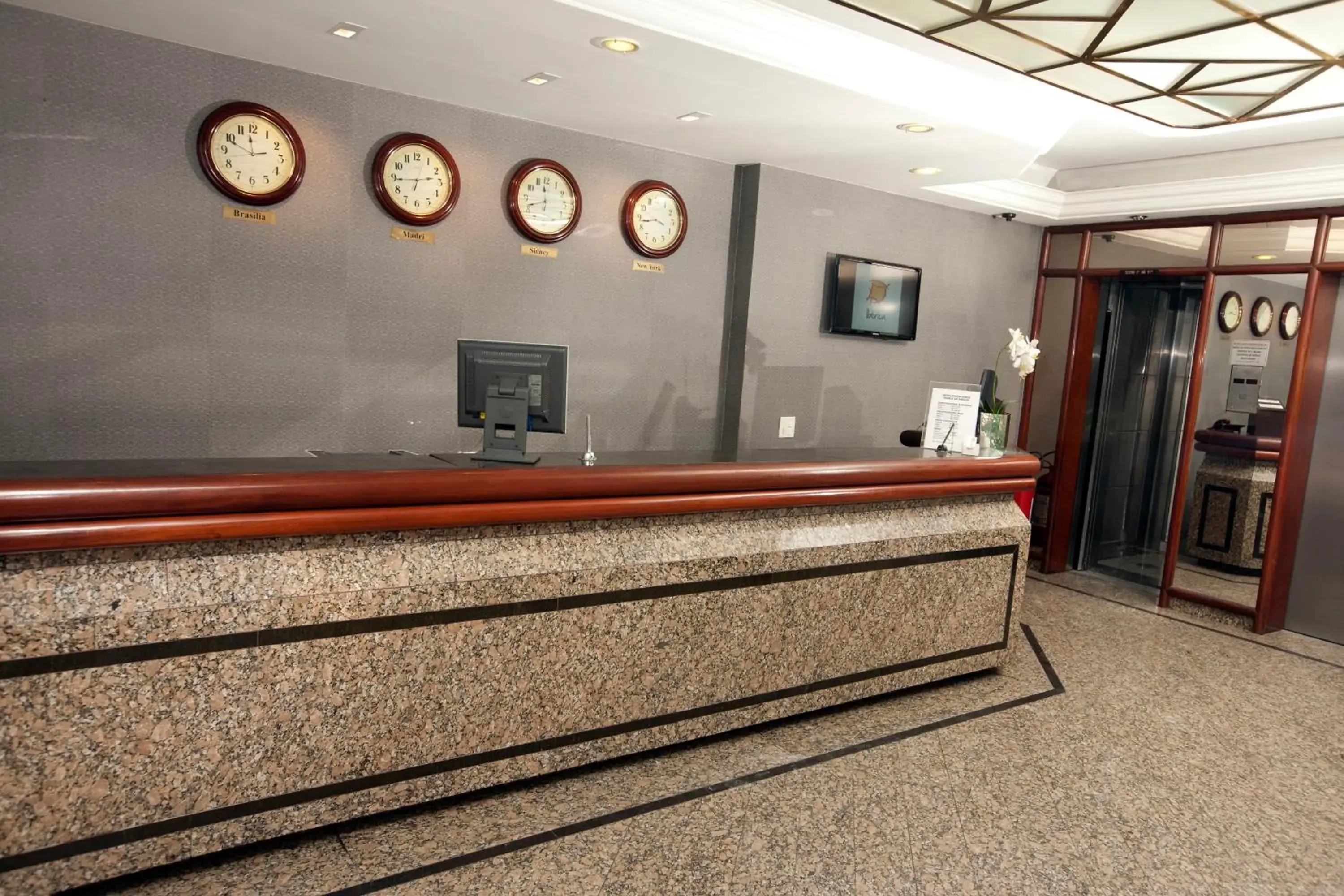 Lobby or reception in Hotel Plaza Apolo Lobby or reception in Hotel Plaza Apolo