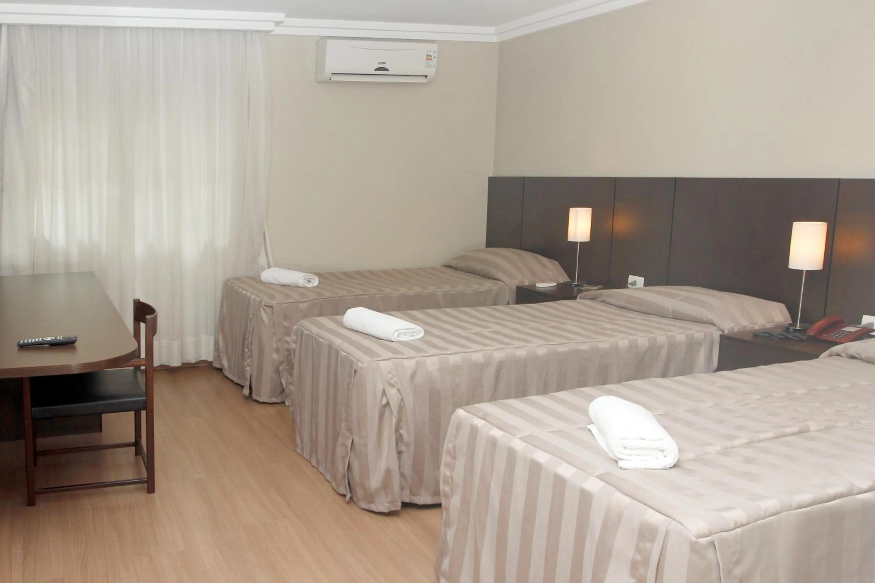 Photo of the whole room, Bed in Hotel Plaza Apolo