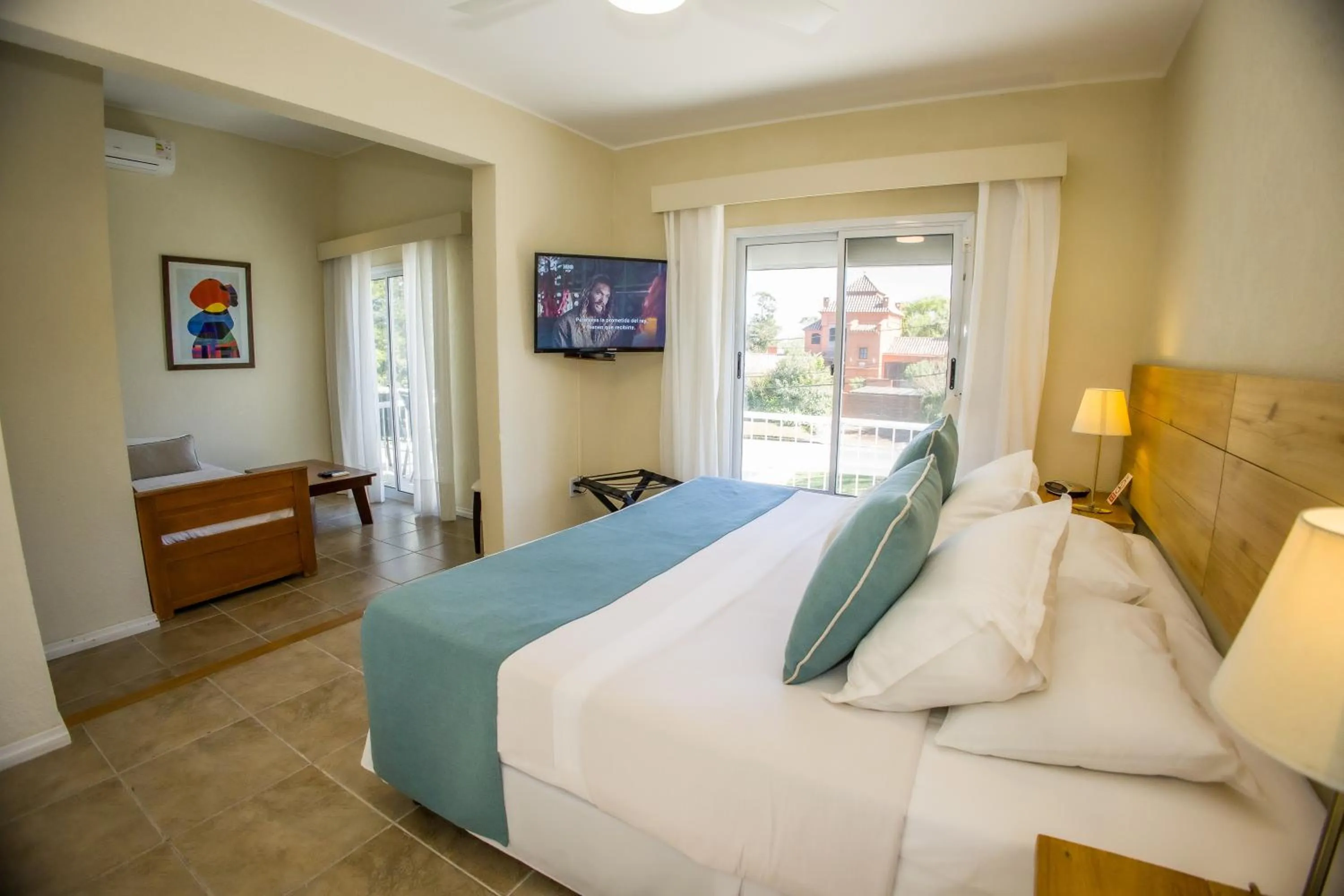 Bedroom, Bed in Joan Miró Hotel