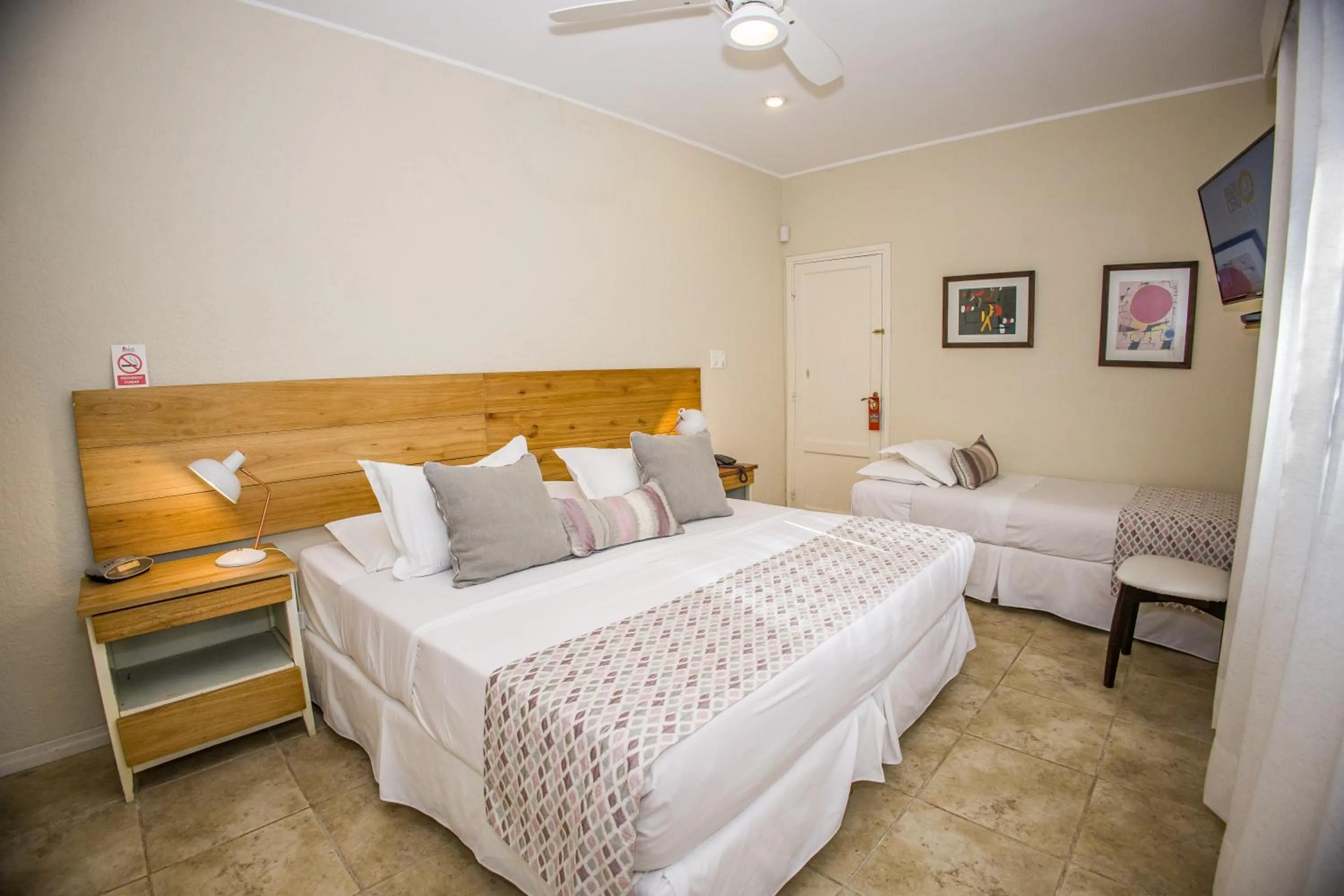 Bedroom, Bed in Joan Miró Hotel