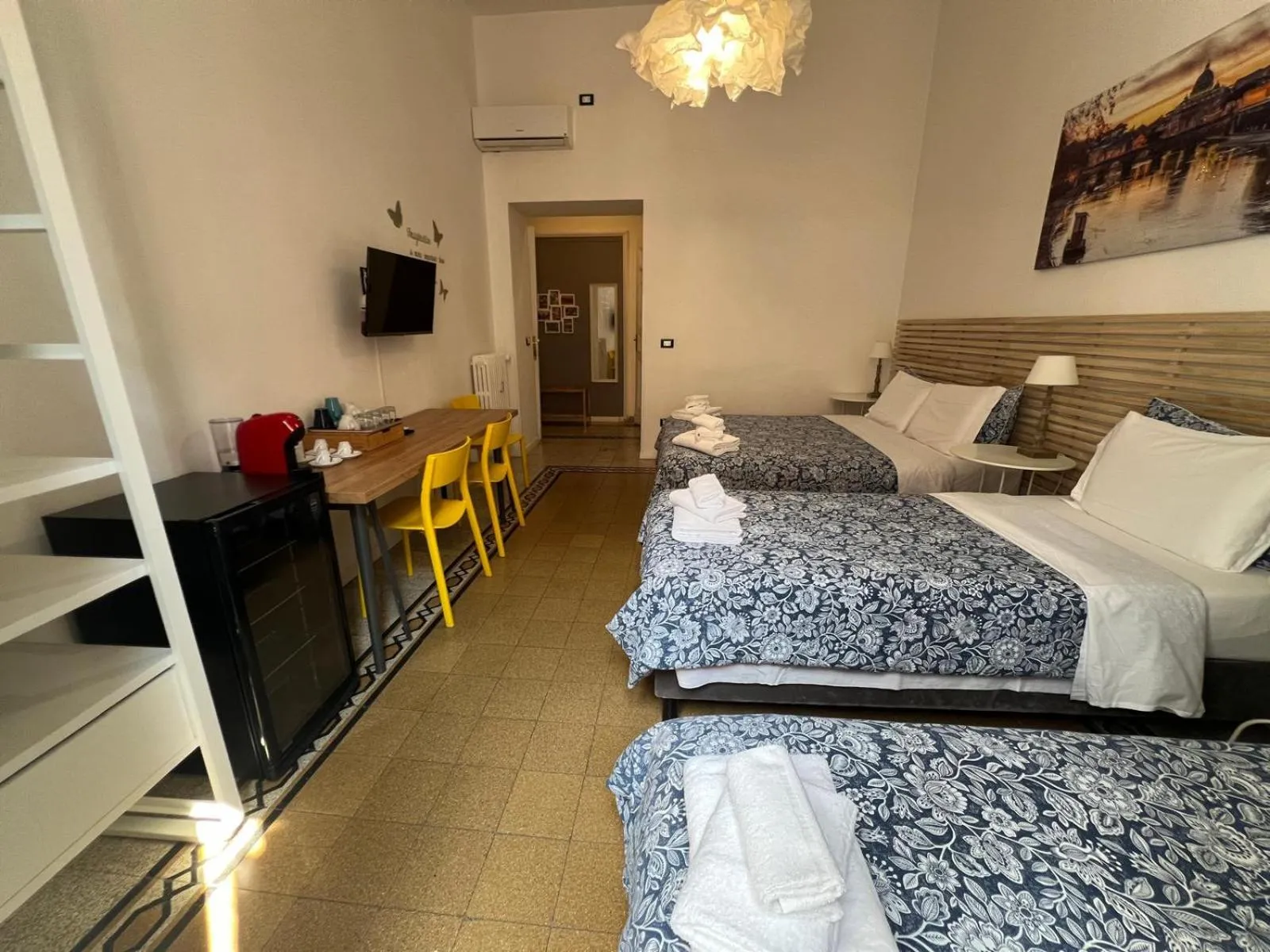 Bedroom, Bed in MiRhome Guest House