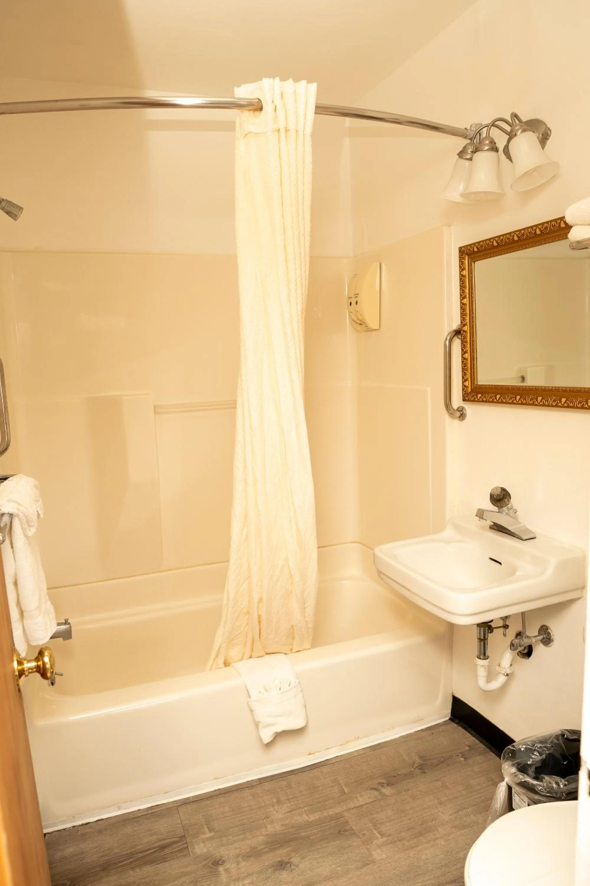 Bathroom in Auto Inn Motel & RV Park