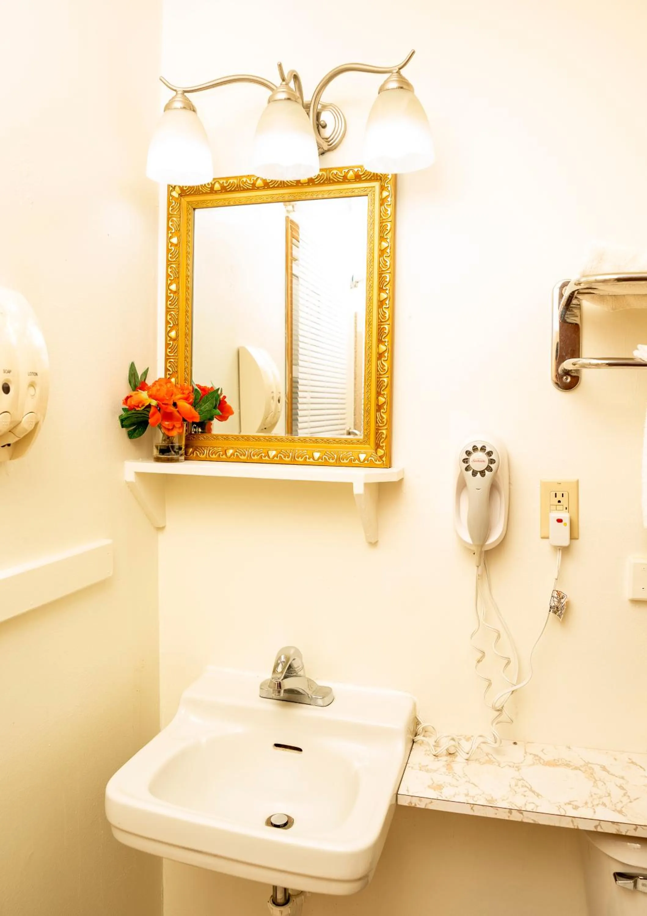 Bathroom in Auto Inn Motel & RV Park