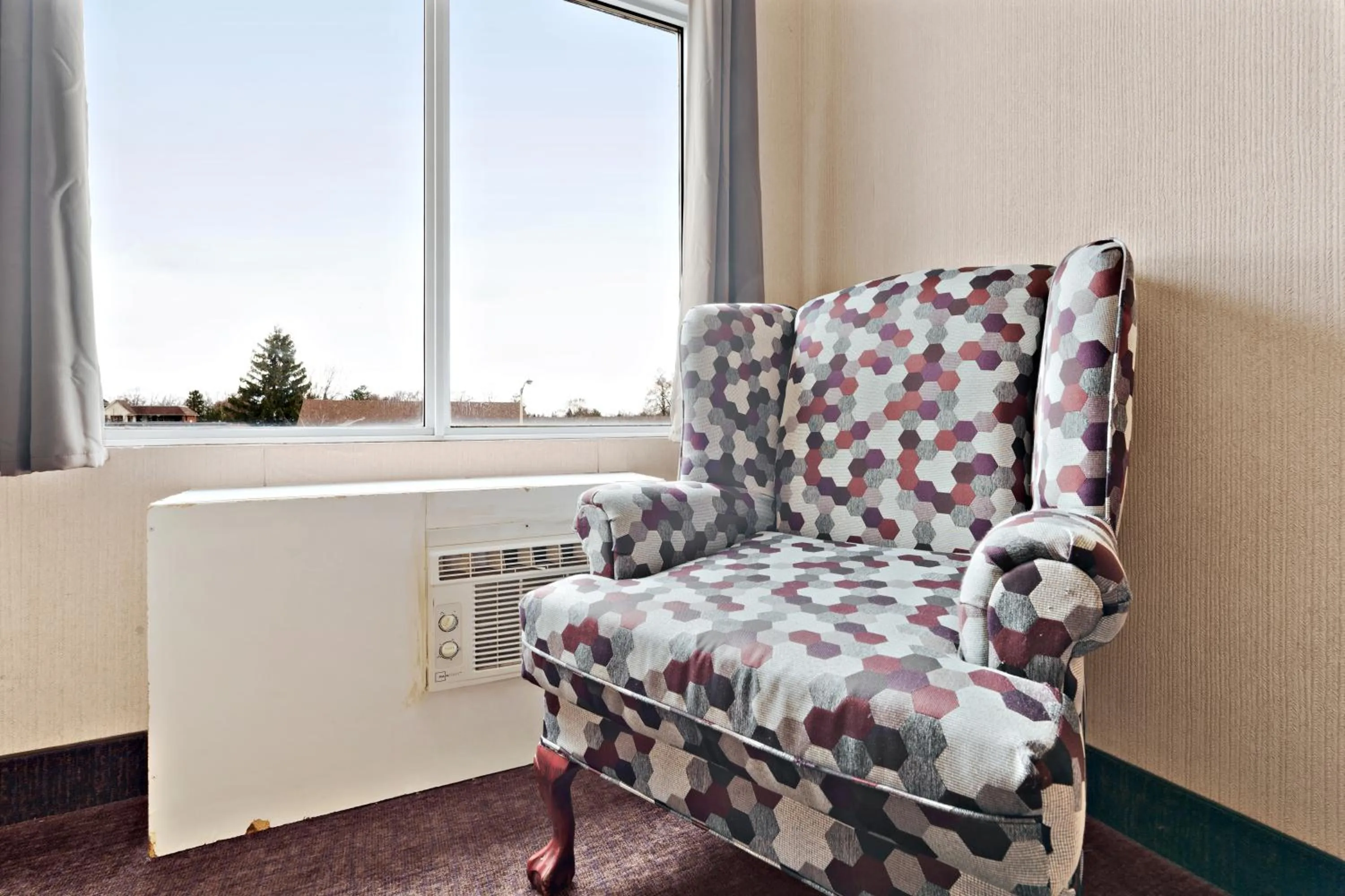 Seating area in Niagara Lodge & Suites