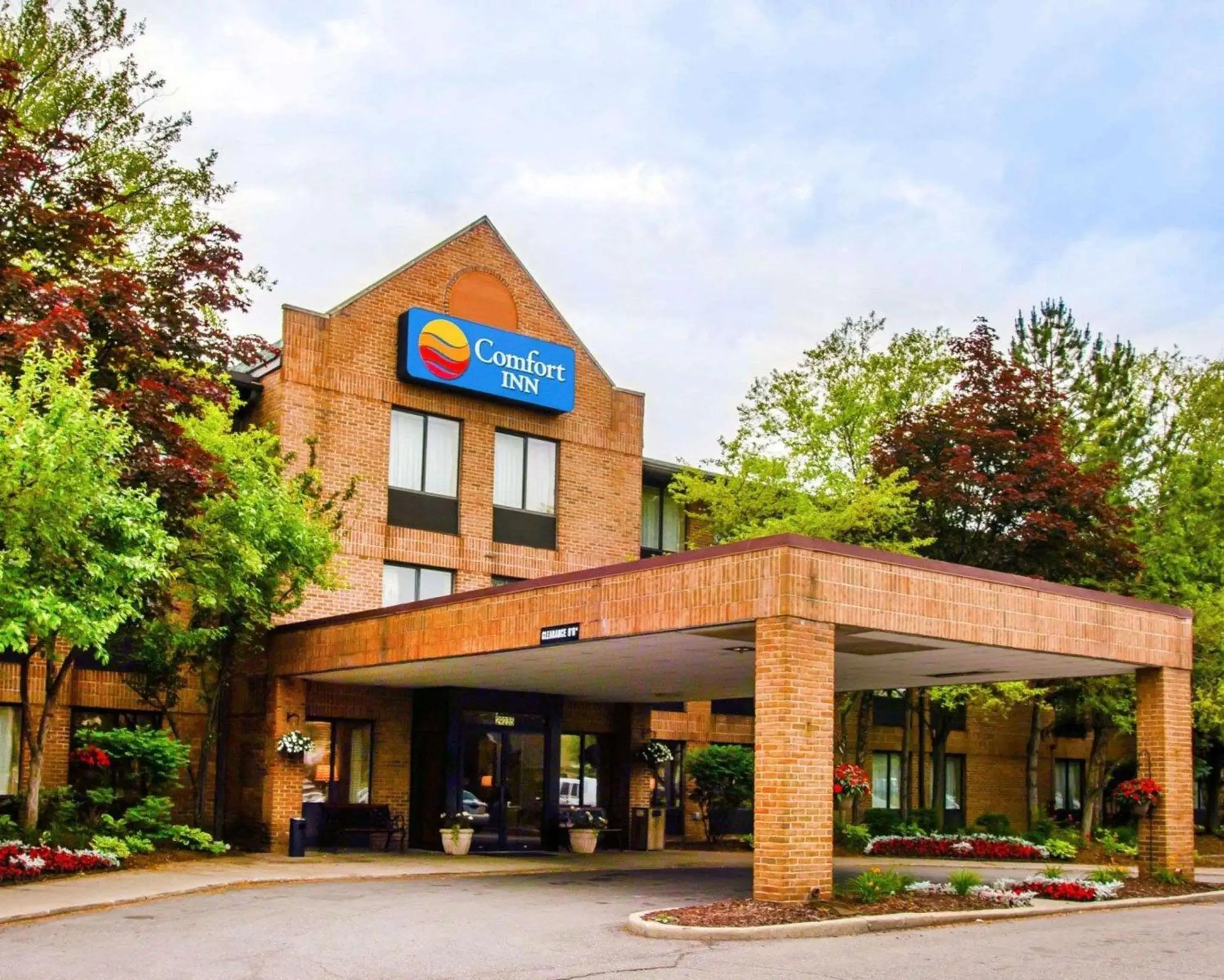 Property Building in Comfort Inn of Livonia