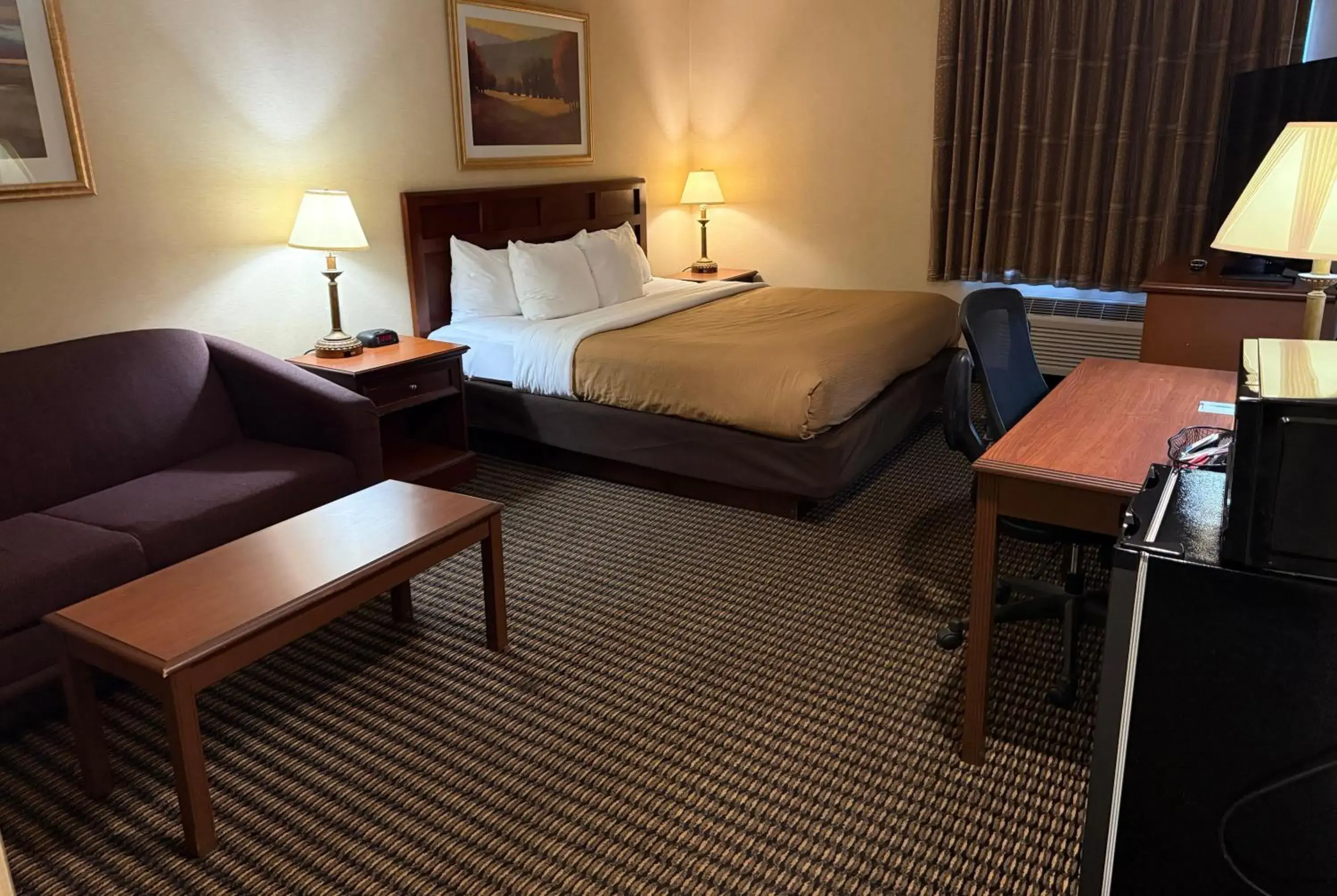 Photo of the whole room, Bed in Wingate by Wyndham Livonia Photo of the whole room, Bed in Wingate by Wyndham Livonia