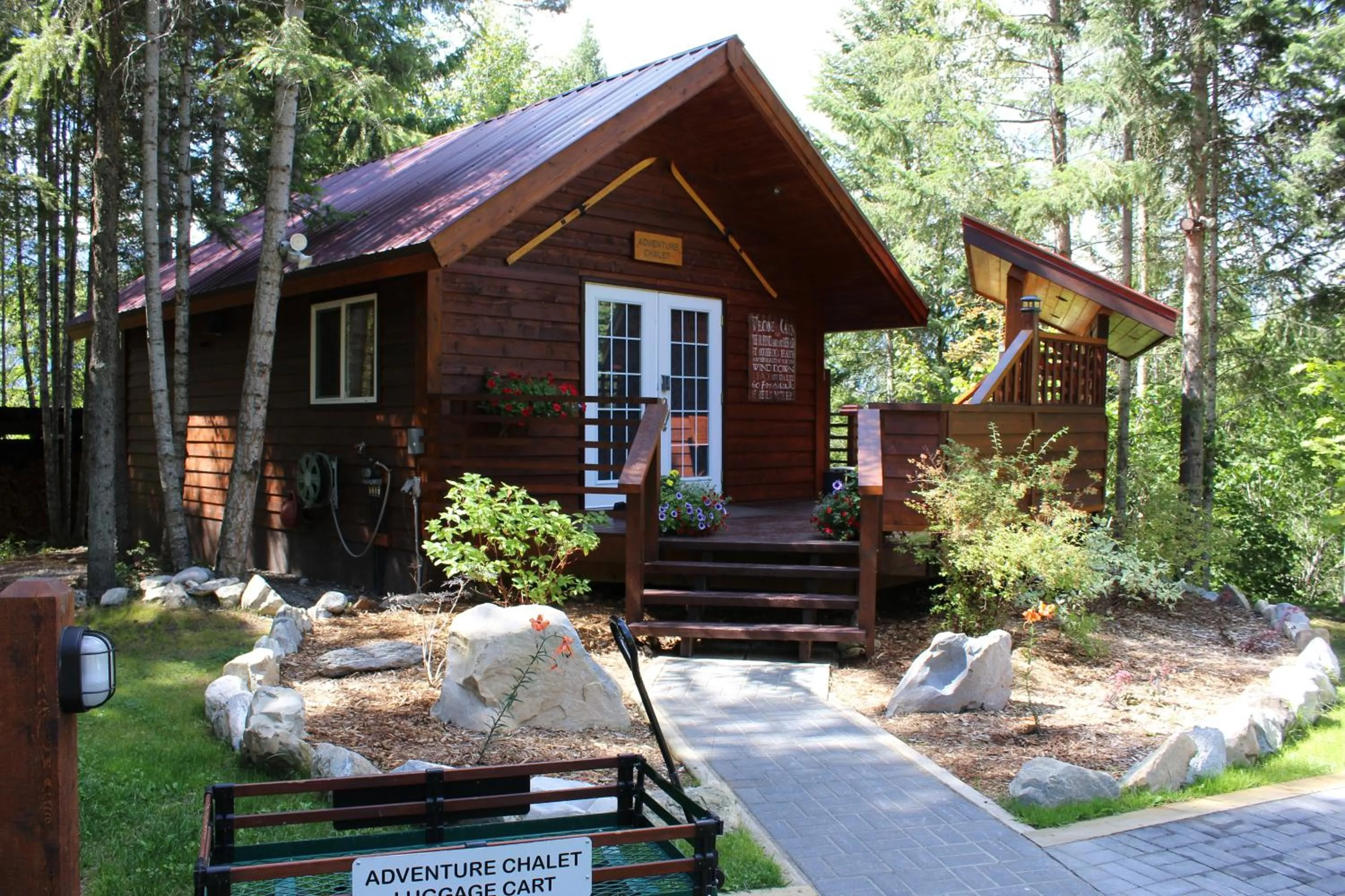 Property building in Cedar House Restaurant & Chalets