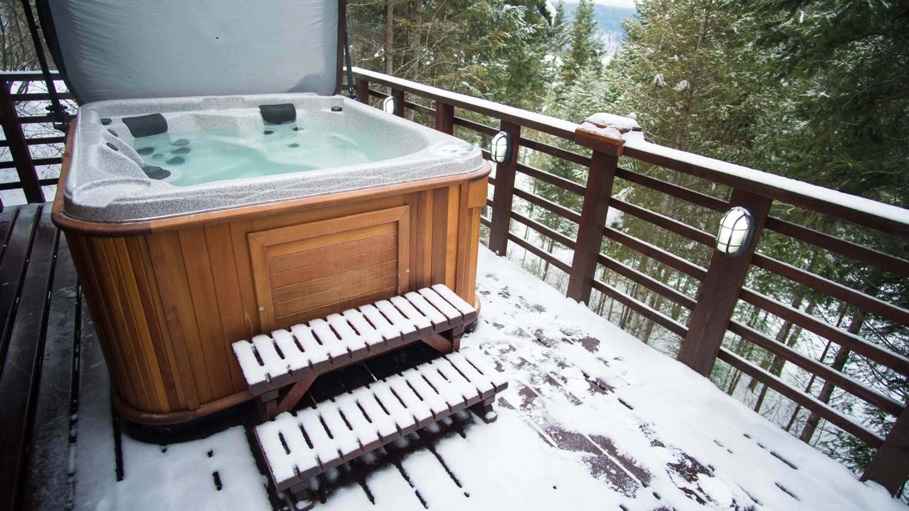 Winter in Cedar House Restaurant & Chalets