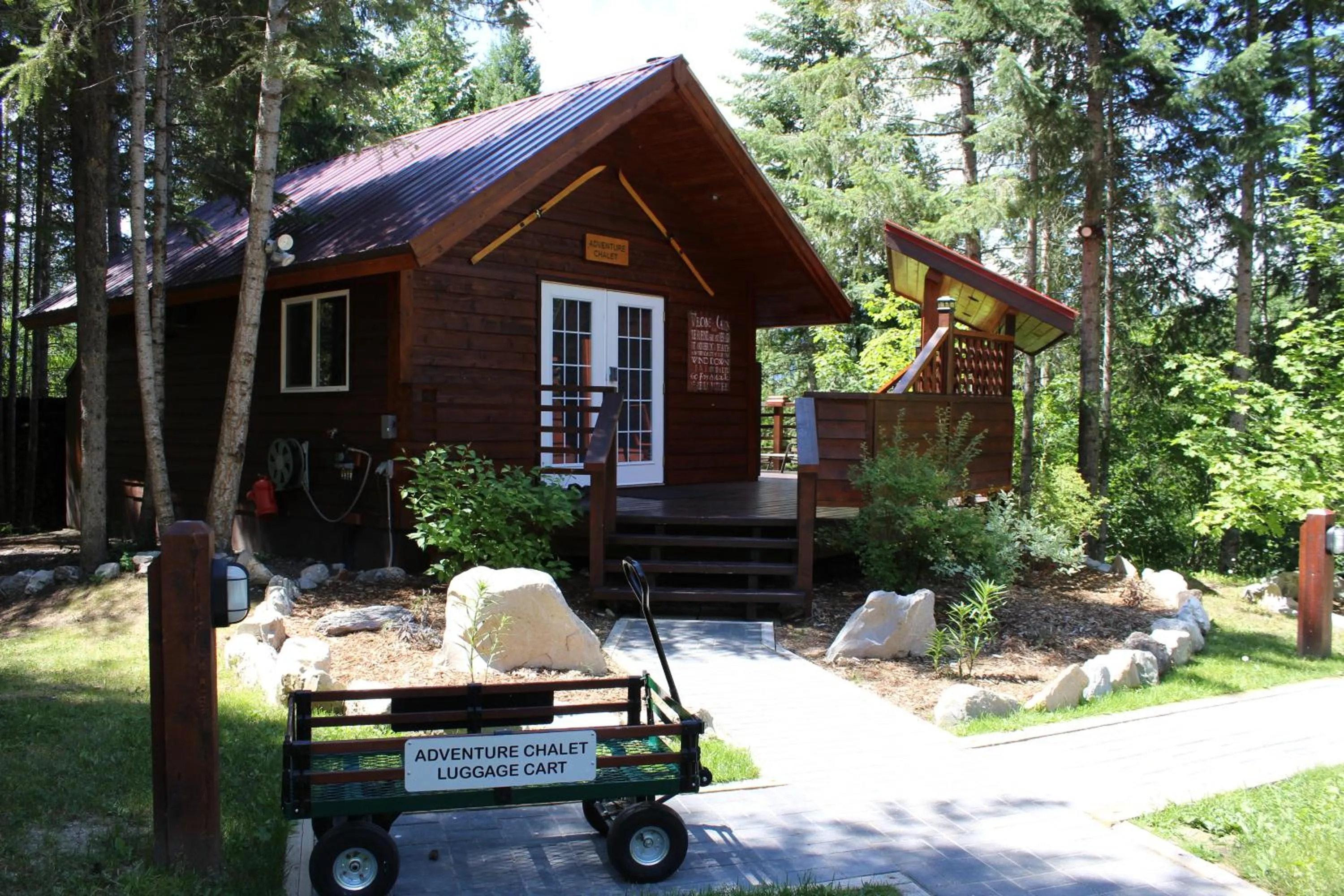 Property building in Cedar House Restaurant & Chalets