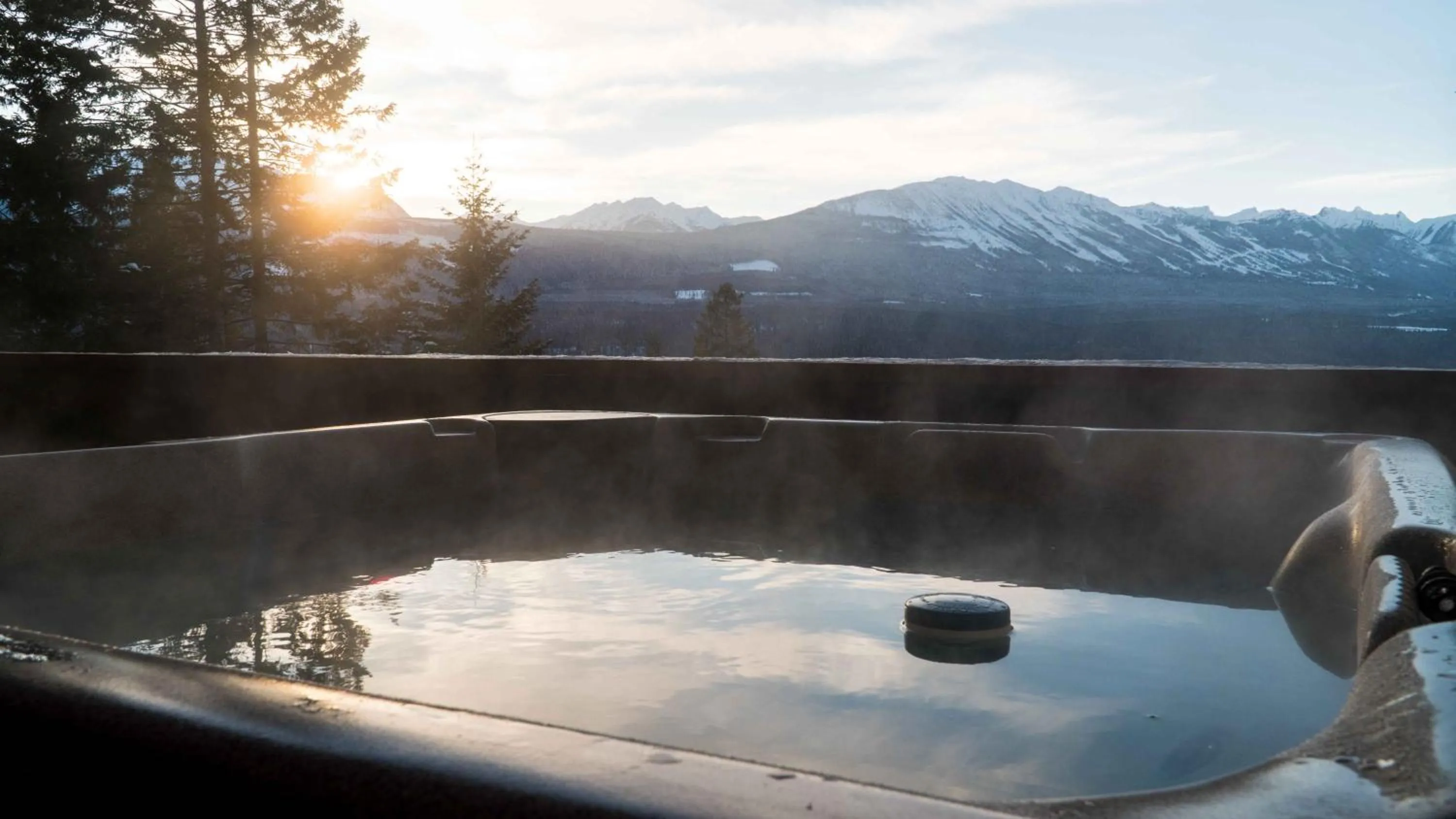 Patio in Cedar House Restaurant & Chalets
