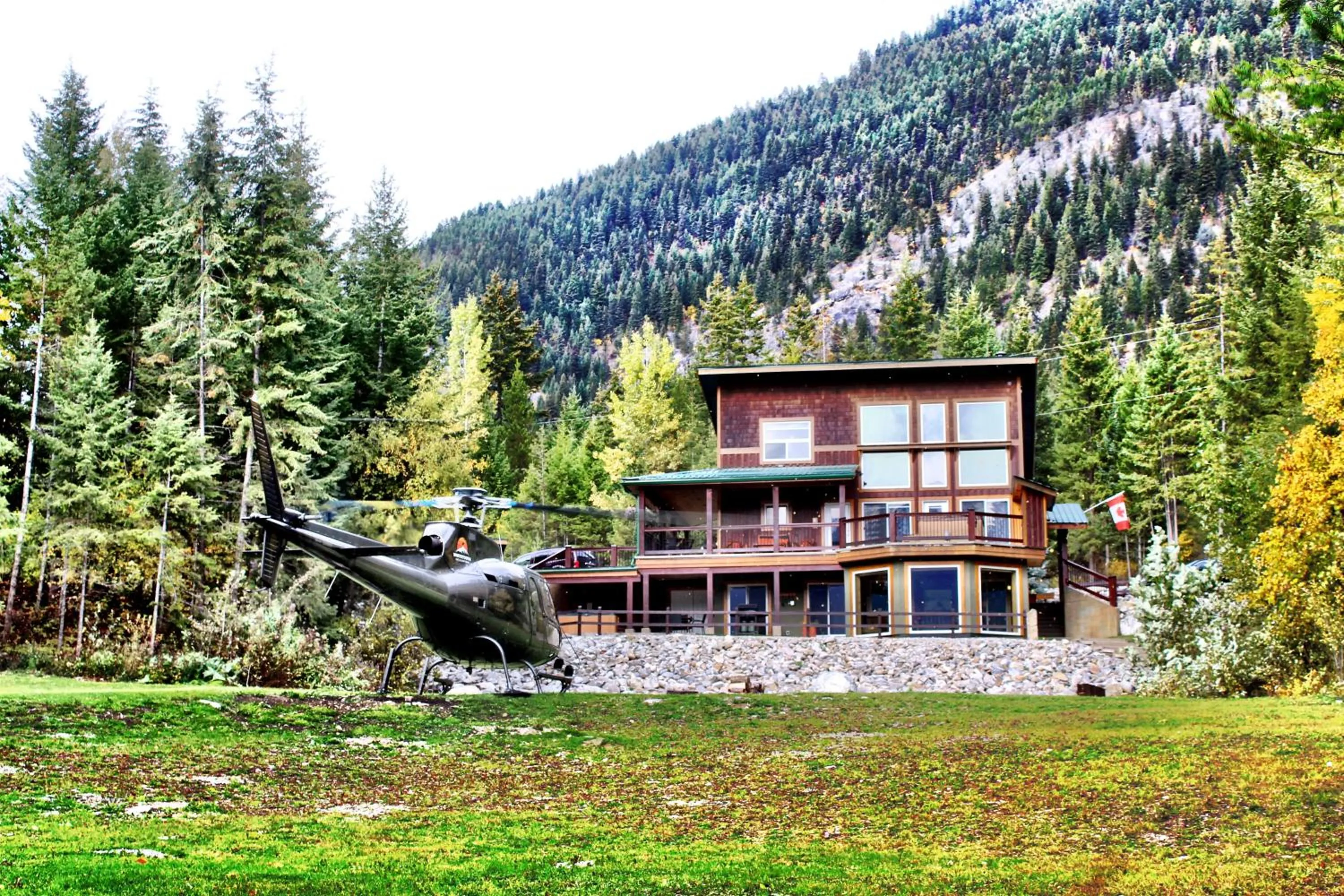 Property building in Cedar House Restaurant & Chalets