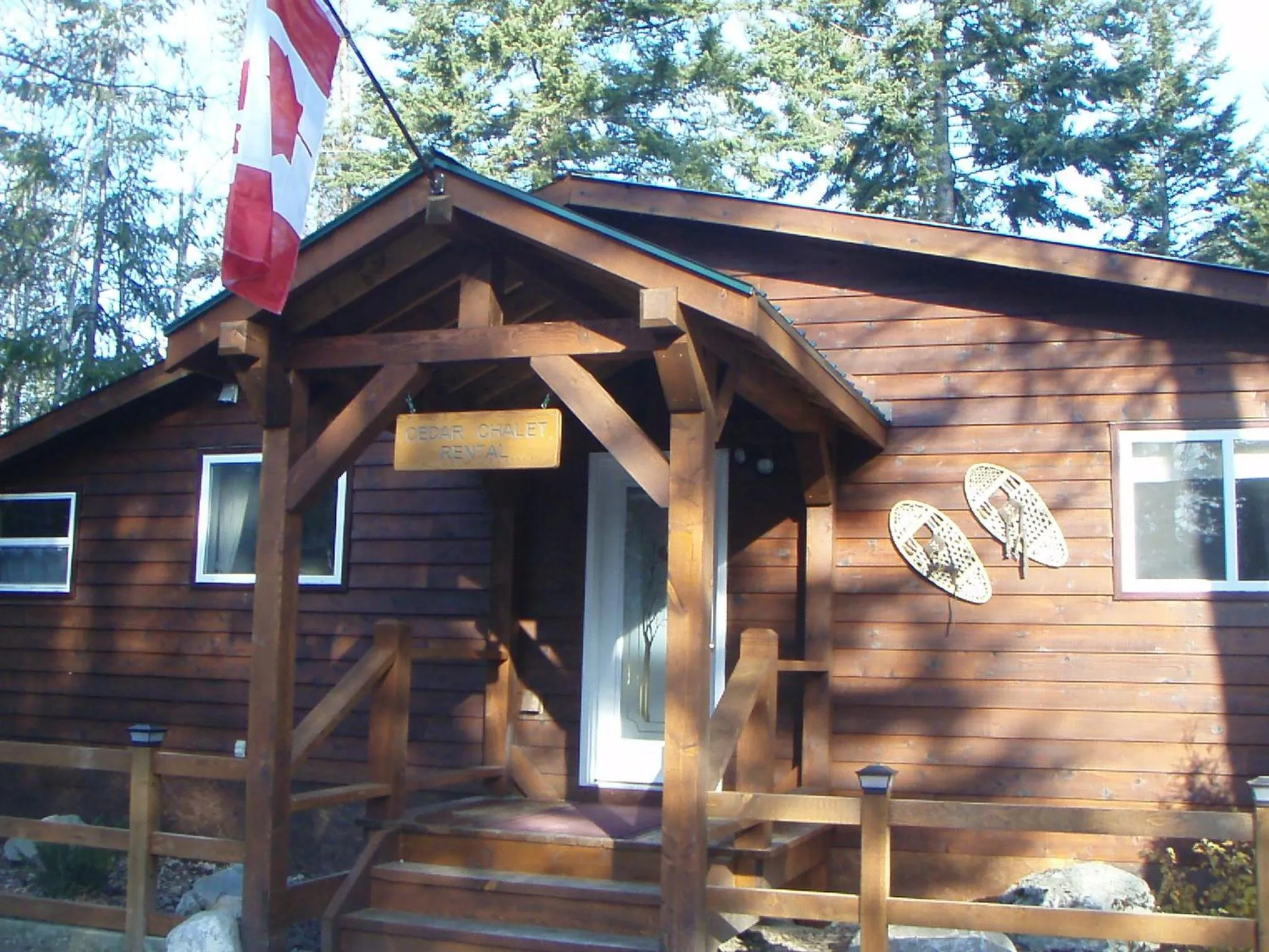 Facade/entrance in Cedar House Restaurant & Chalets