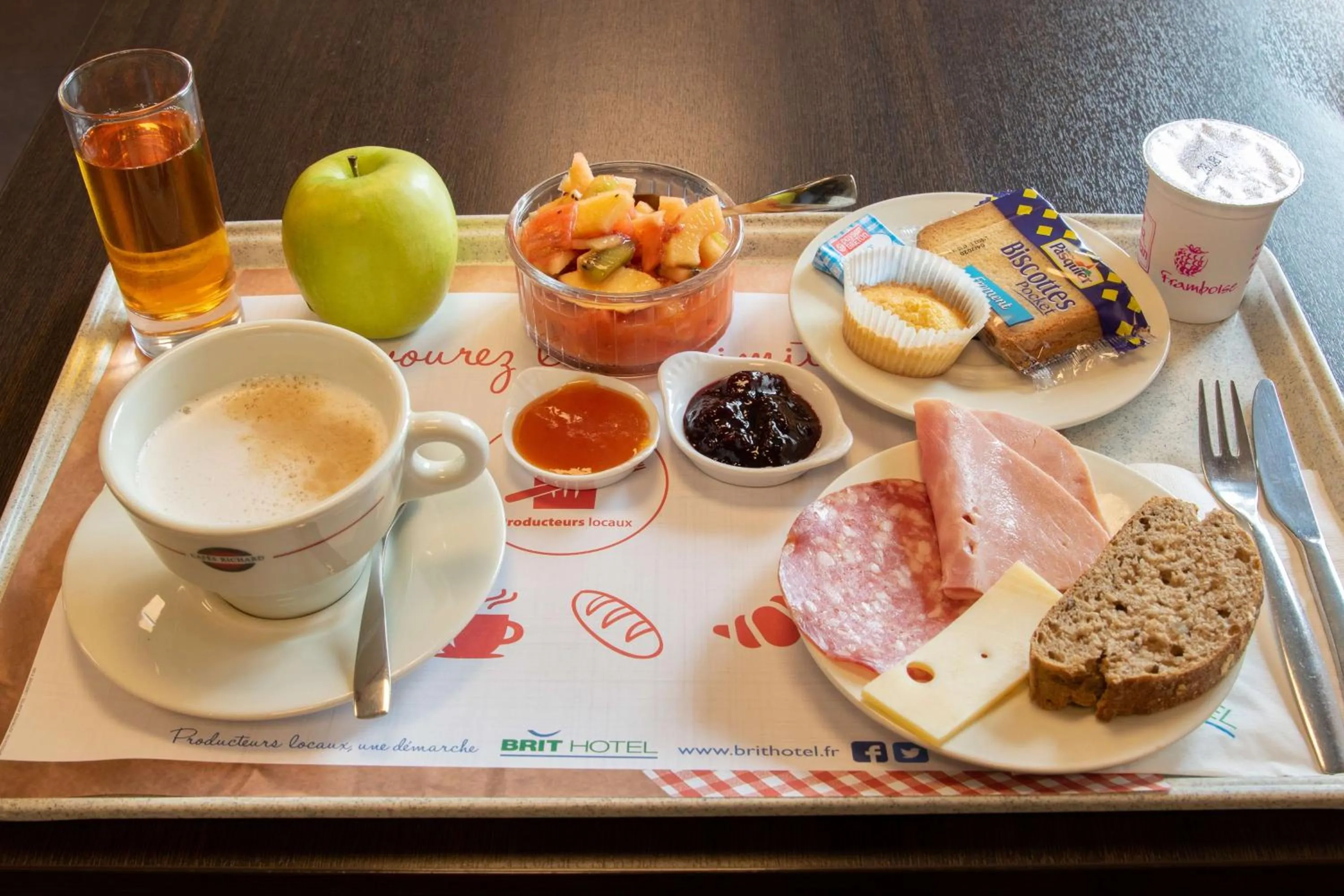 Food and drinks in Brit Hotel Saint-Méen-le-Grand en Brocéliande