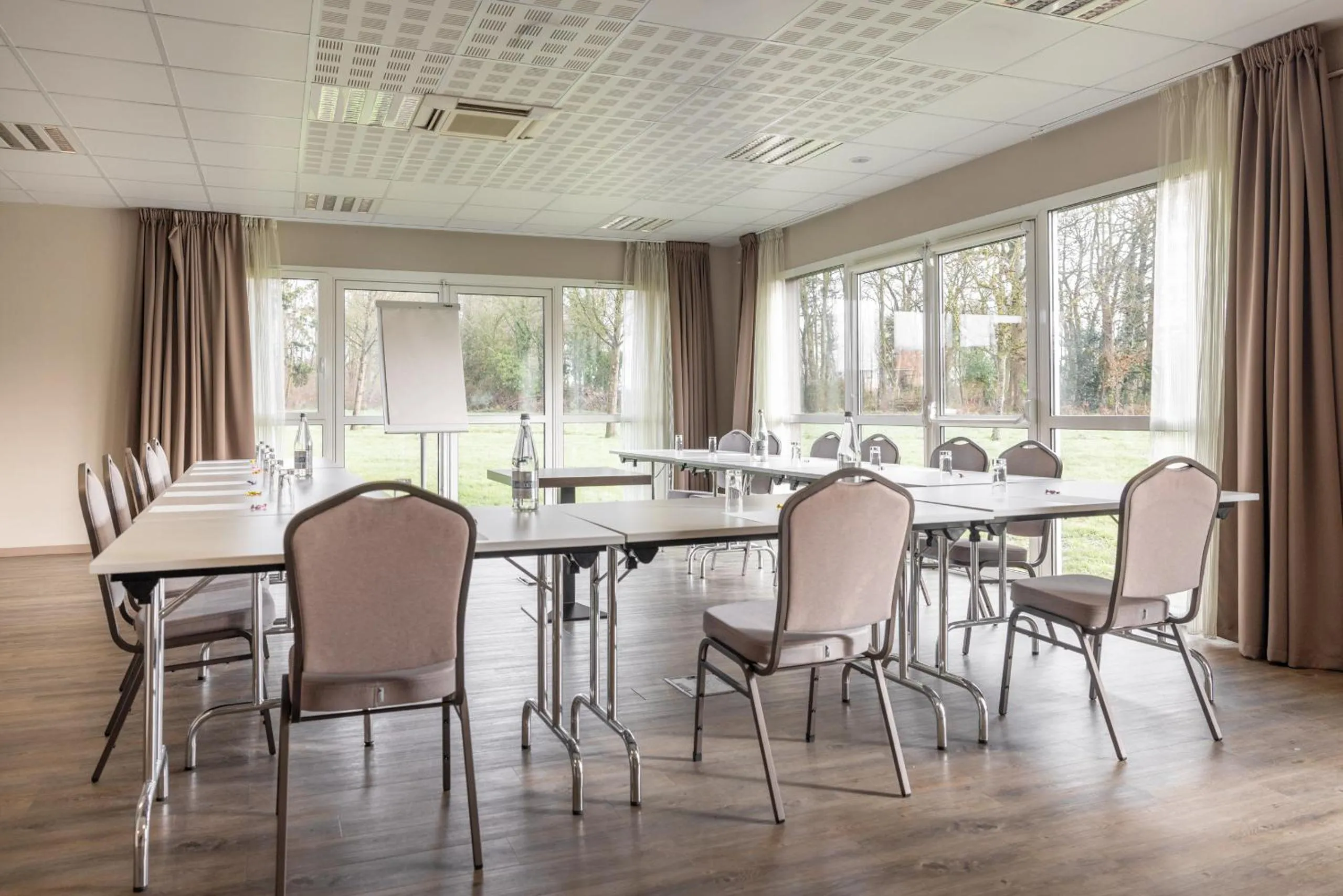 Meeting/conference room in Brit Hotel Saint-Méen-le-Grand en Brocéliande