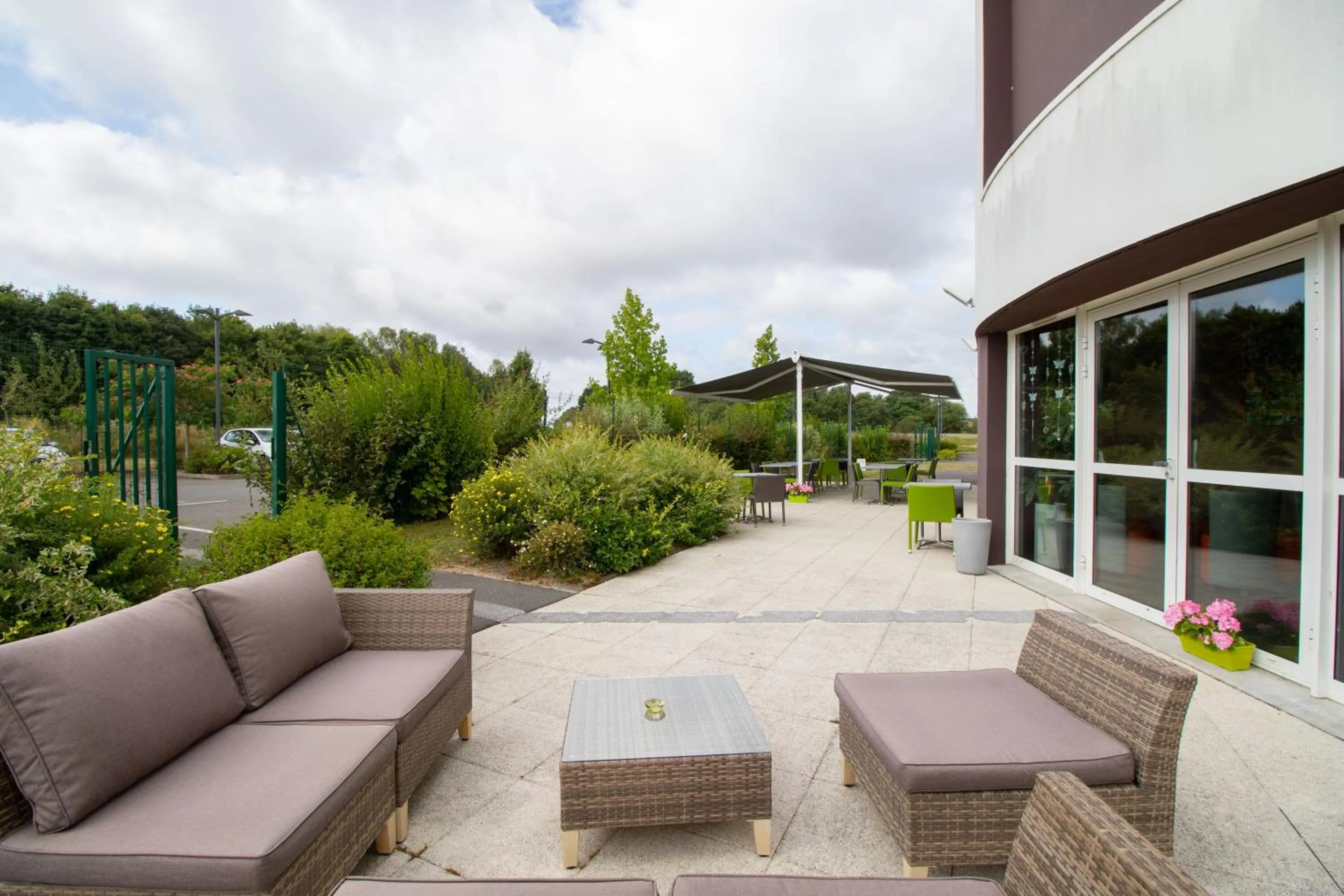 Balcony/Terrace in Brit Hotel Saint-Méen-le-Grand en Brocéliande