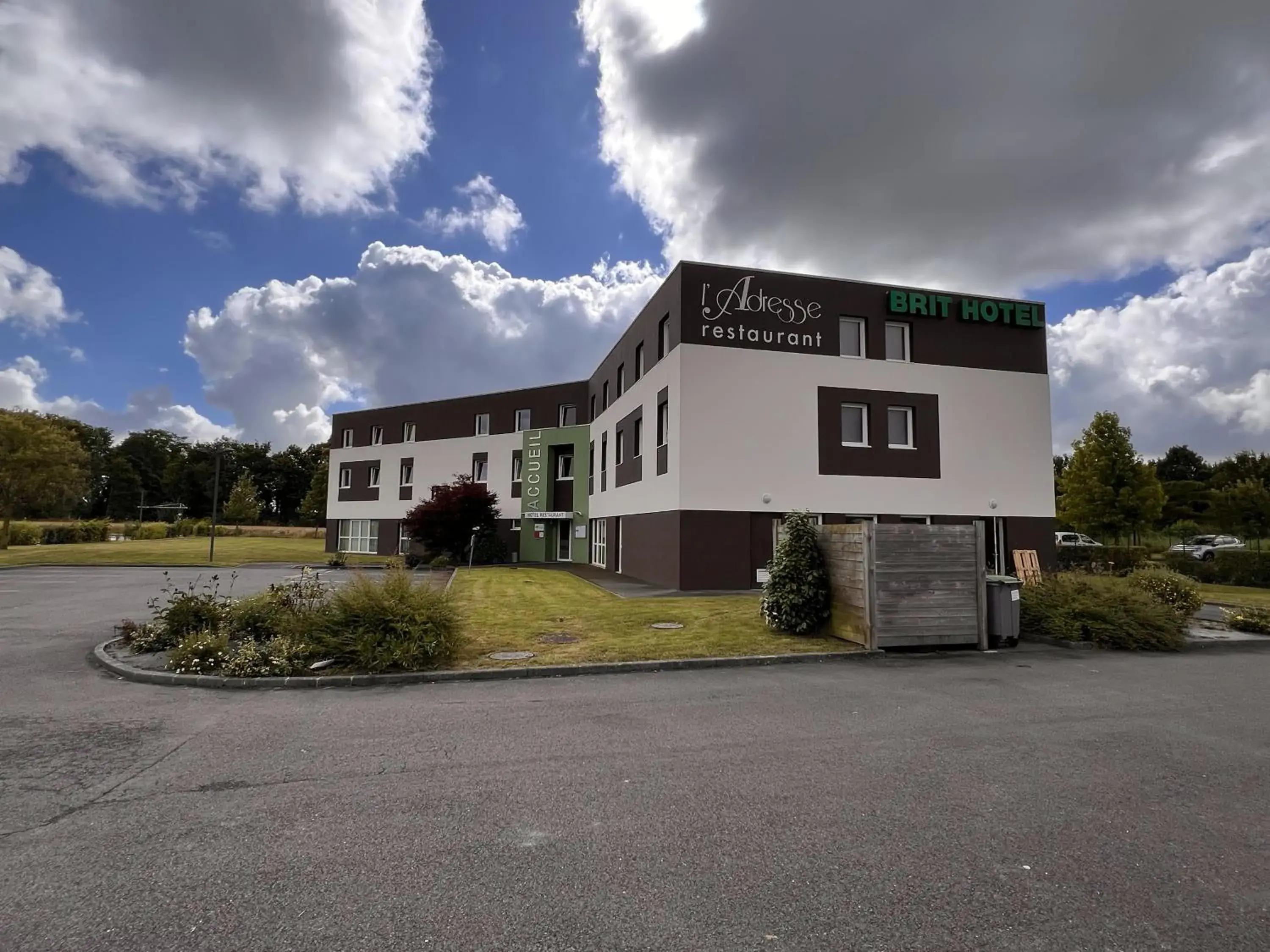 Property building in Brit Hotel Saint-Méen-le-Grand en Brocéliande Property building in Brit Hotel Saint-Méen-le-Grand en Brocéliande