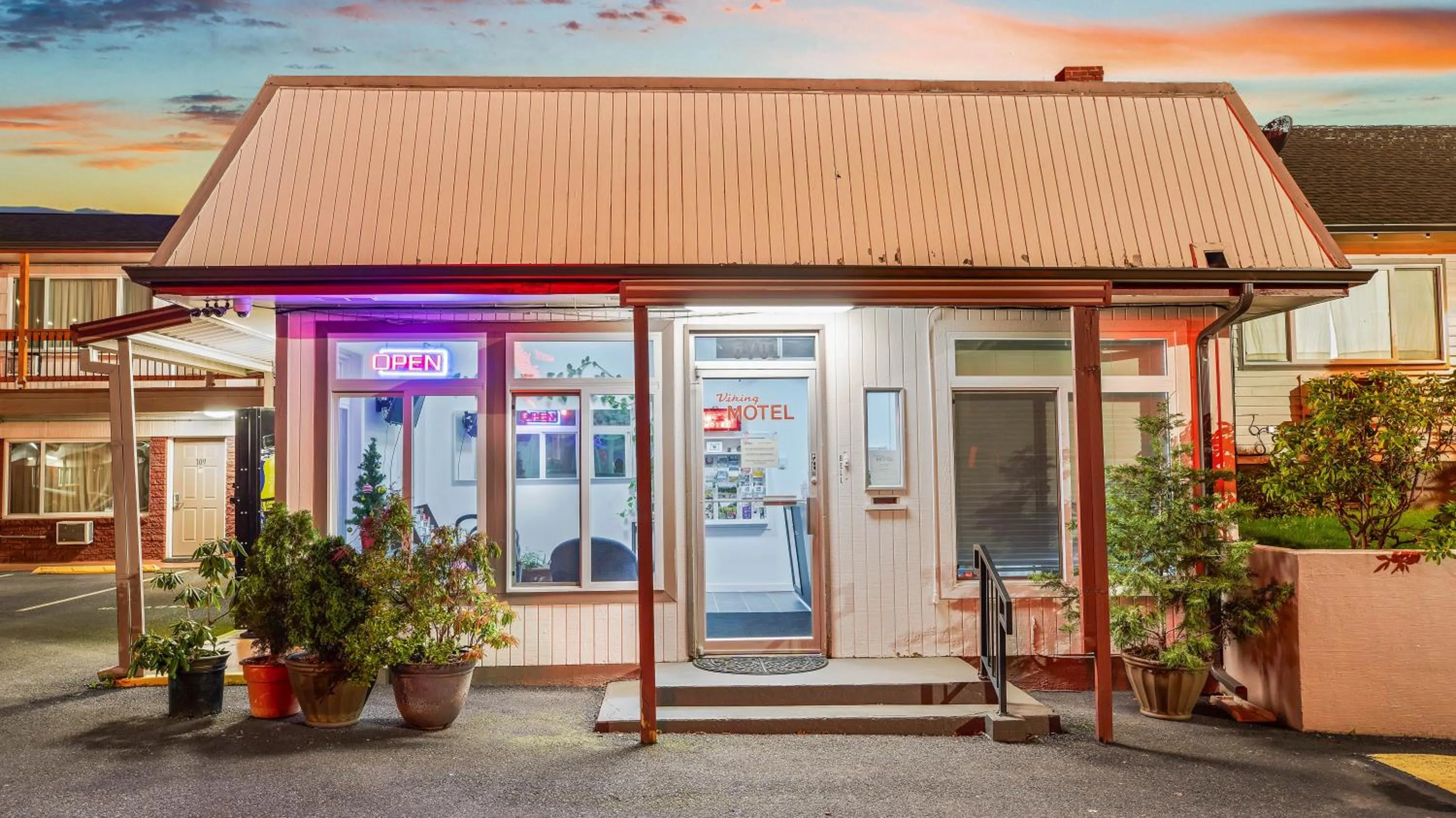 Lobby or reception in Viking Motel