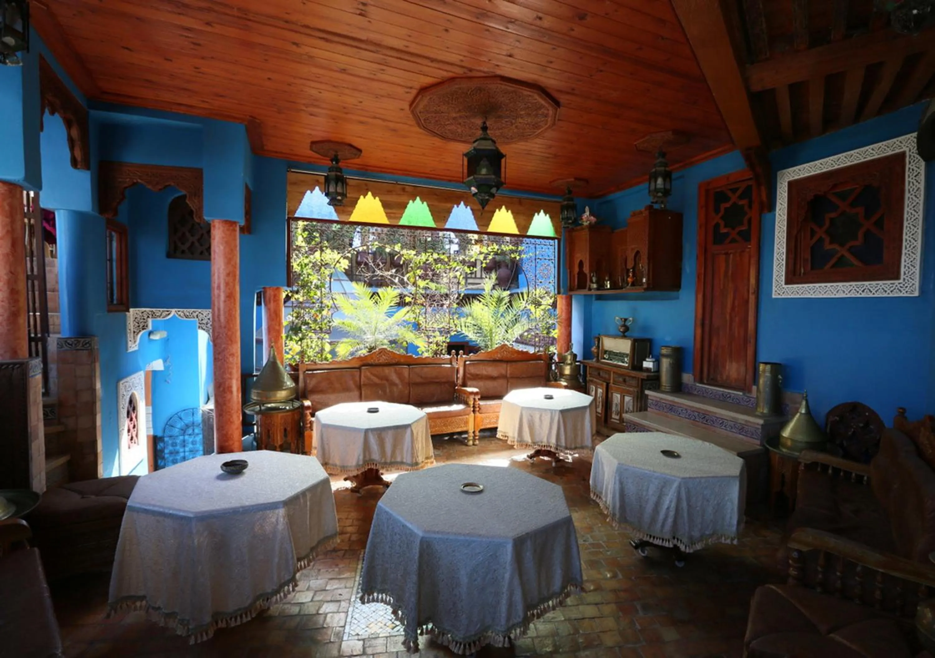 Restaurant/places to eat in Riad Hiba