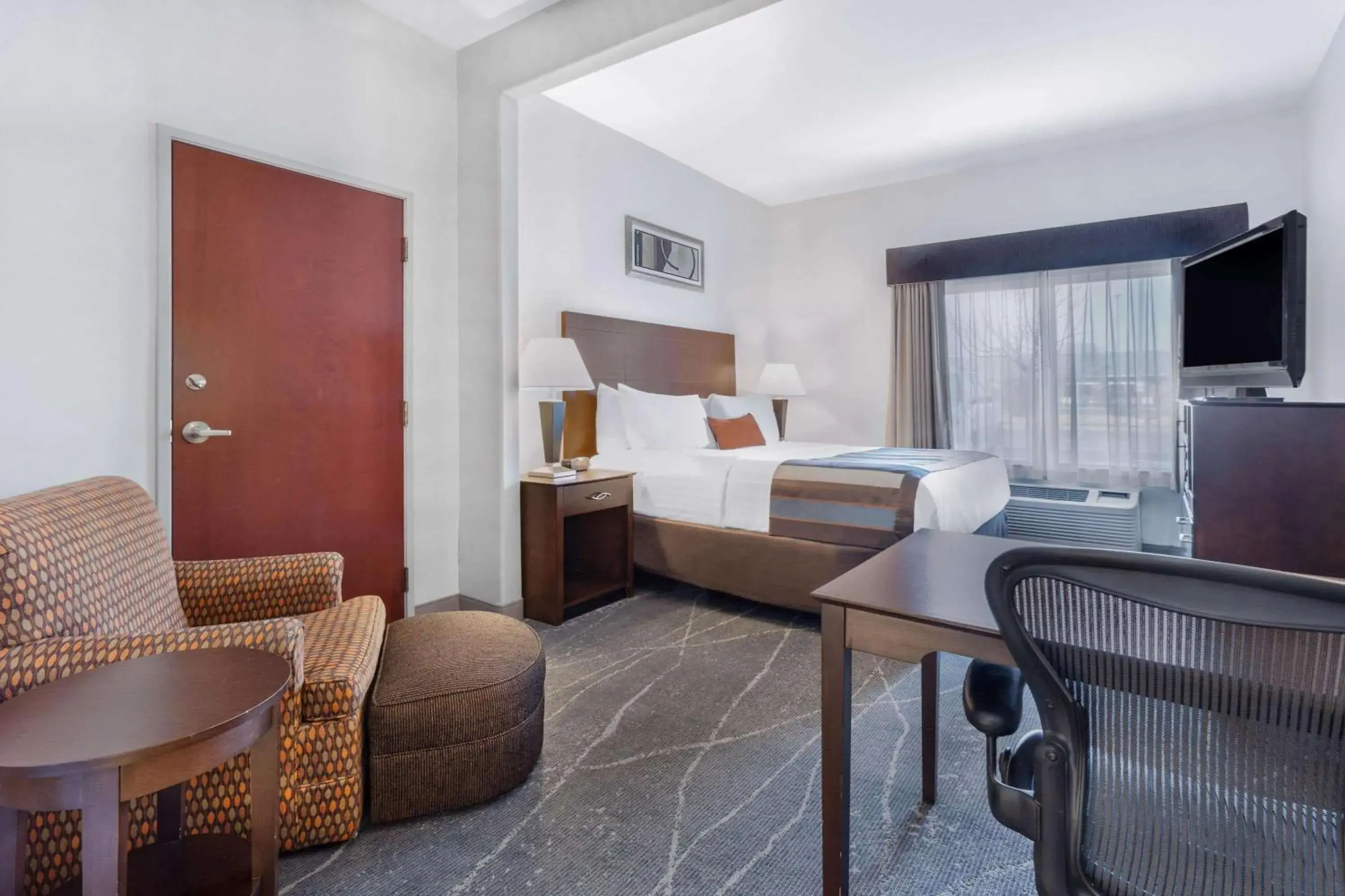 Photo of the whole room, Bed in Wingate by Wyndham Tinley Park Photo of the whole room, Bed in Wingate by Wyndham Tinley Park