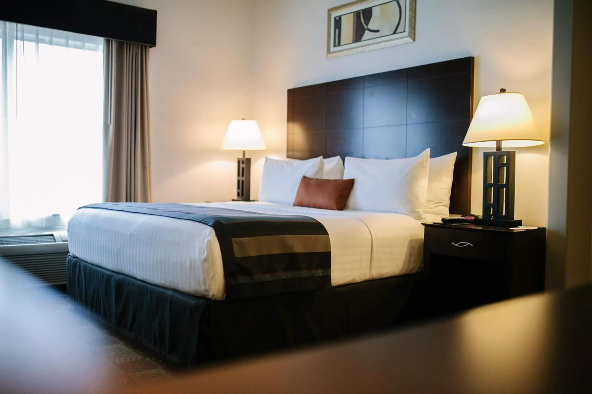 Bedroom, Bed in Wingate by Wyndham Tinley Park