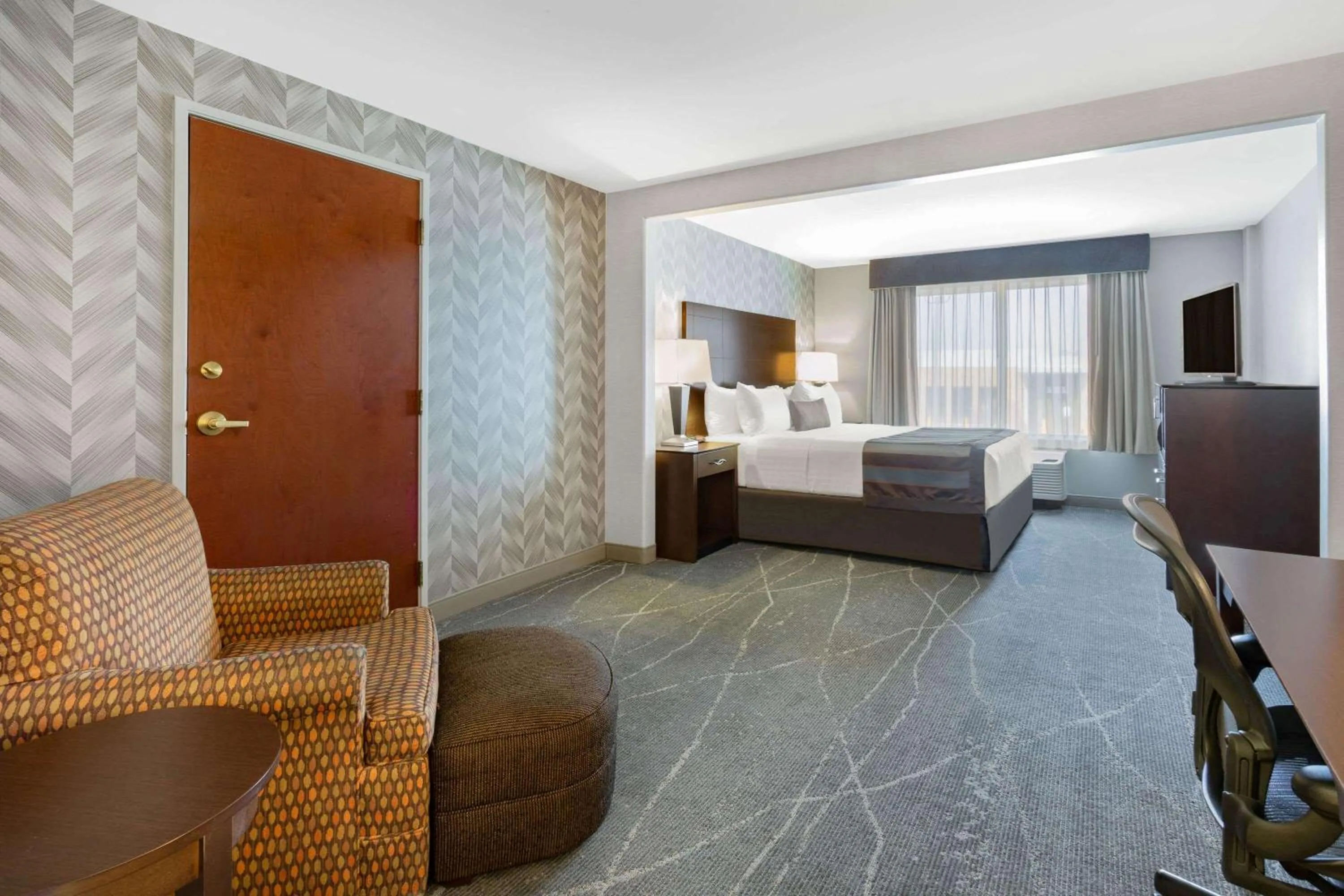 Photo of the whole room, Bed in Wingate by Wyndham Tinley Park