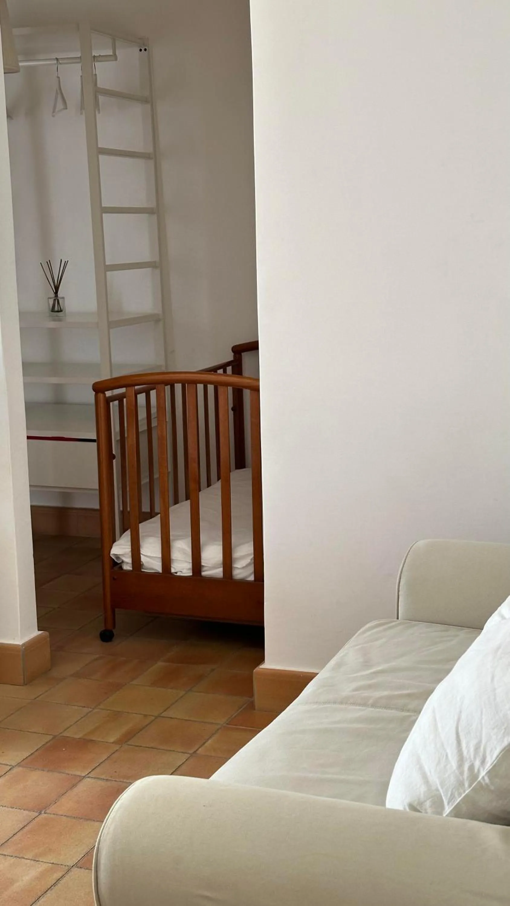 cot, Bed in Le Sette Perle