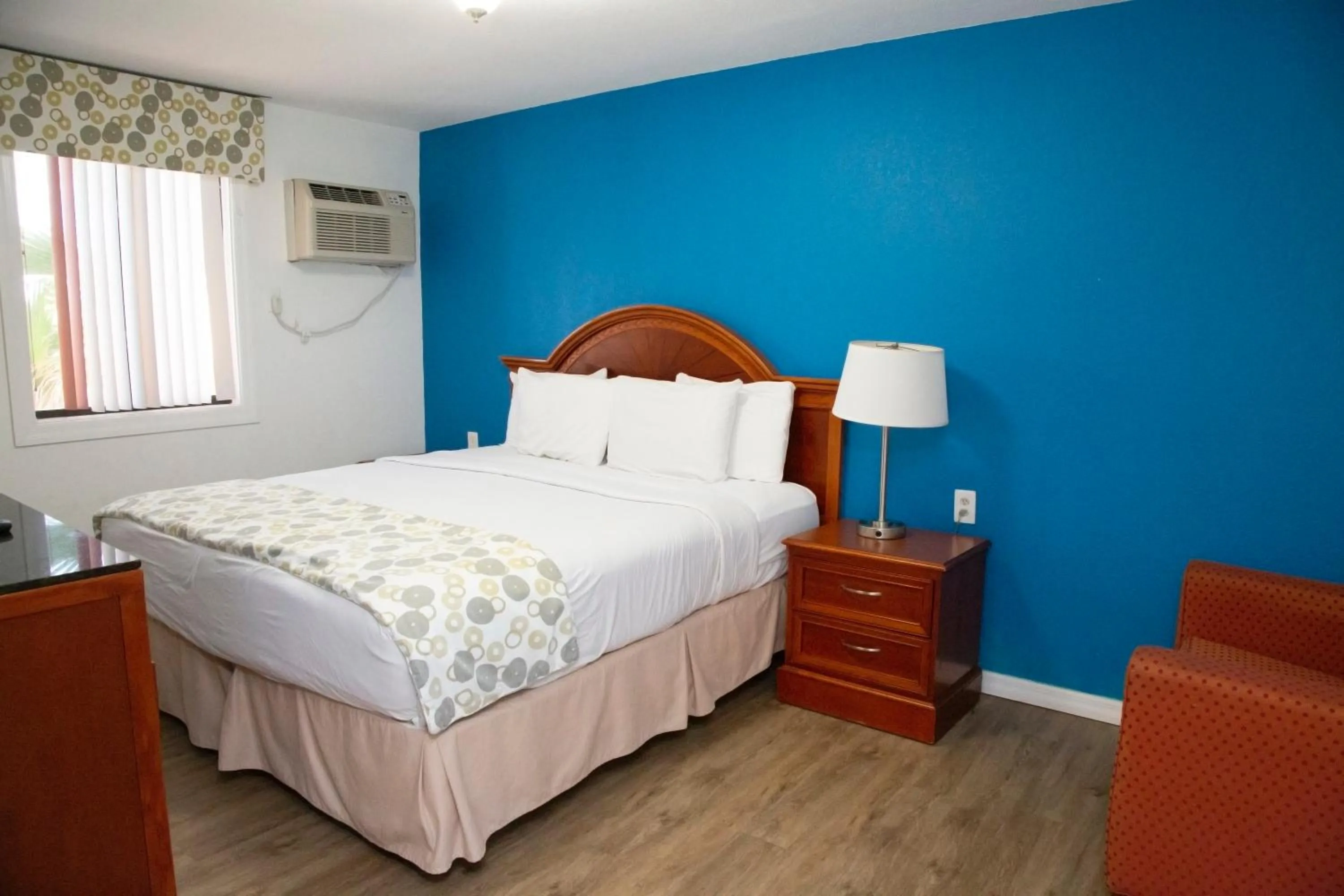 Bedroom, Bed in Daytona Dream Inn By AmeriVu