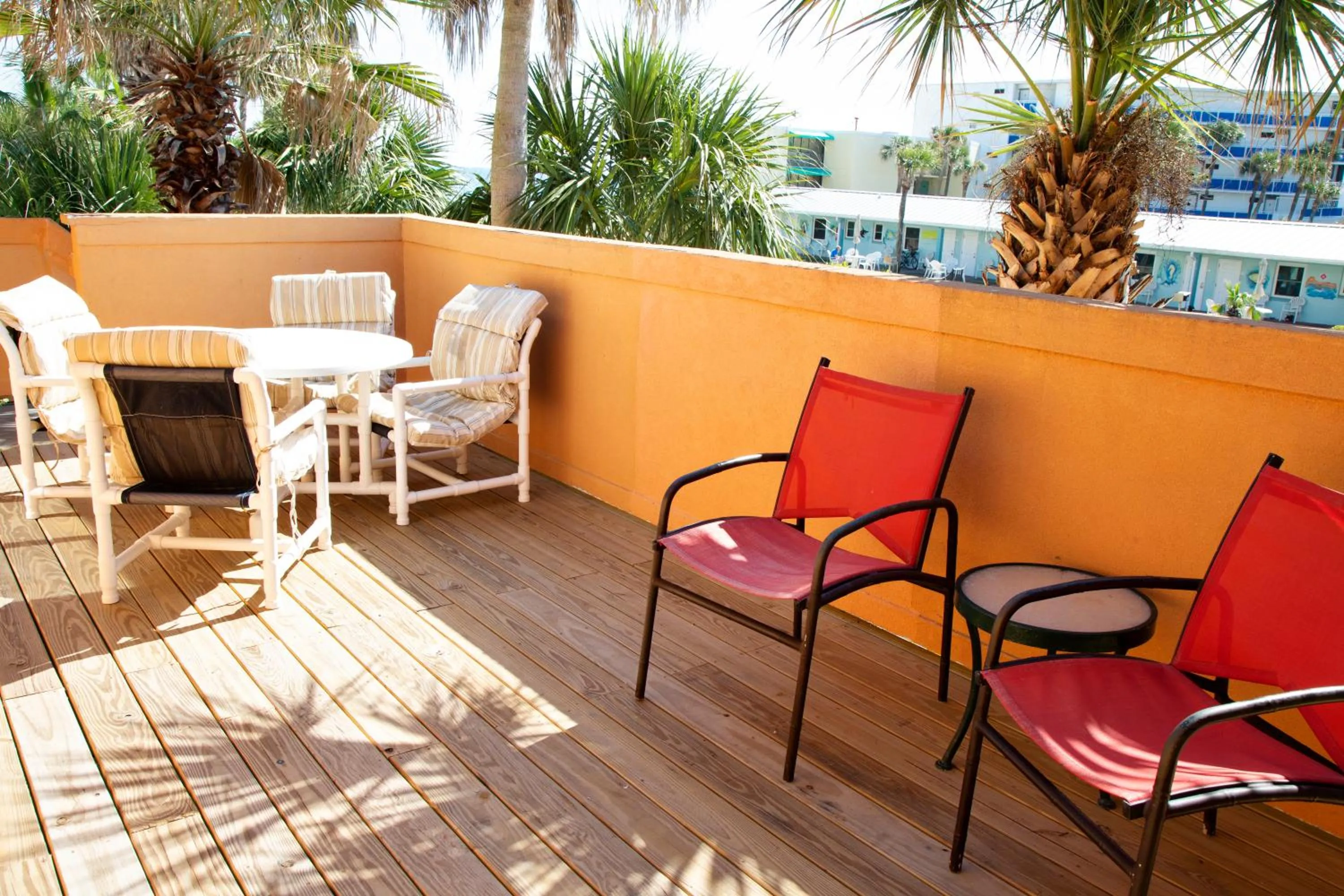 Balcony/Terrace in Daytona Dream Inn By AmeriVu