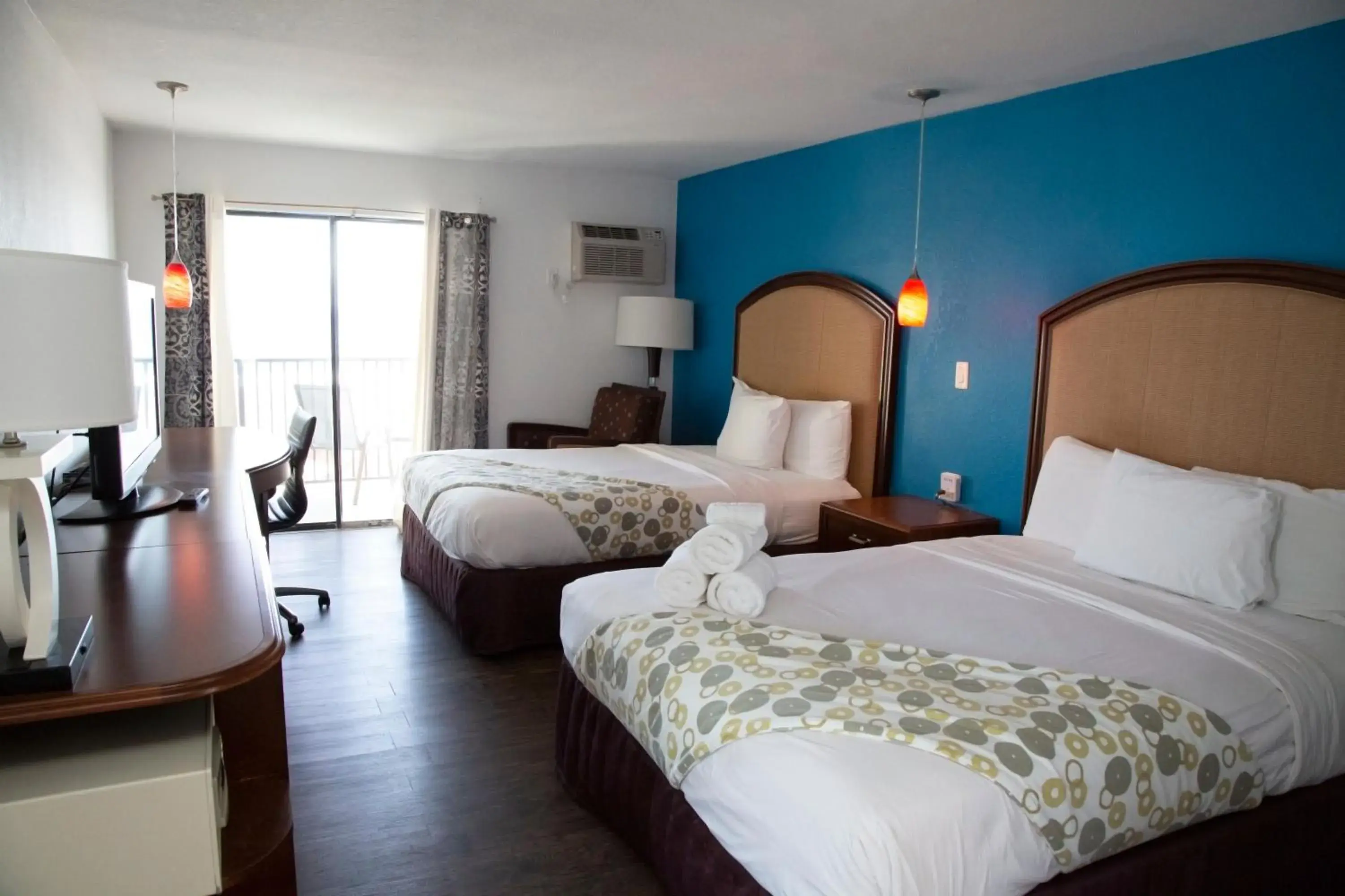 Photo of the whole room, Bed in Daytona Dream Inn By AmeriVu Photo of the whole room, Bed in Daytona Dream Inn By AmeriVu