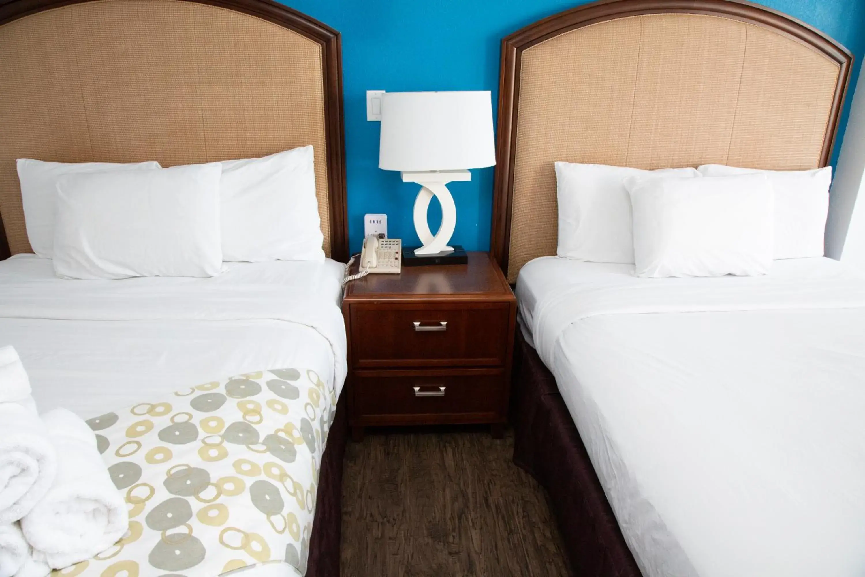 Bed in Daytona Dream Inn By AmeriVu Bed in Daytona Dream Inn By AmeriVu