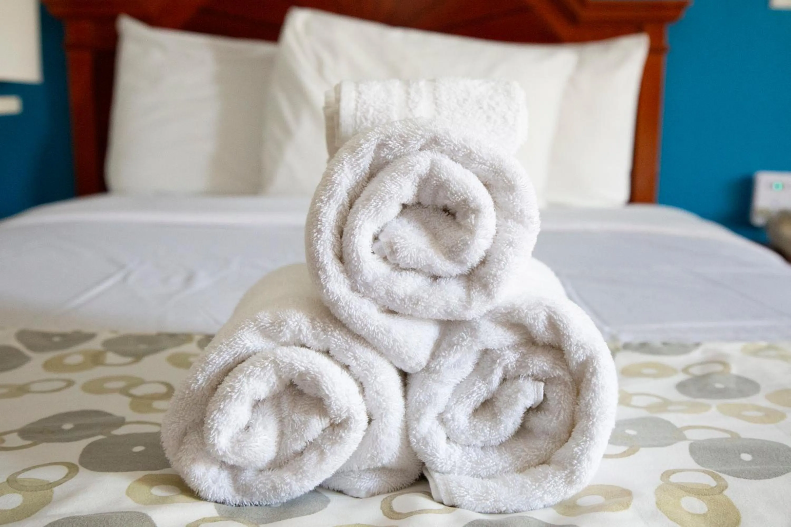 Bed in Daytona Dream Inn By AmeriVu