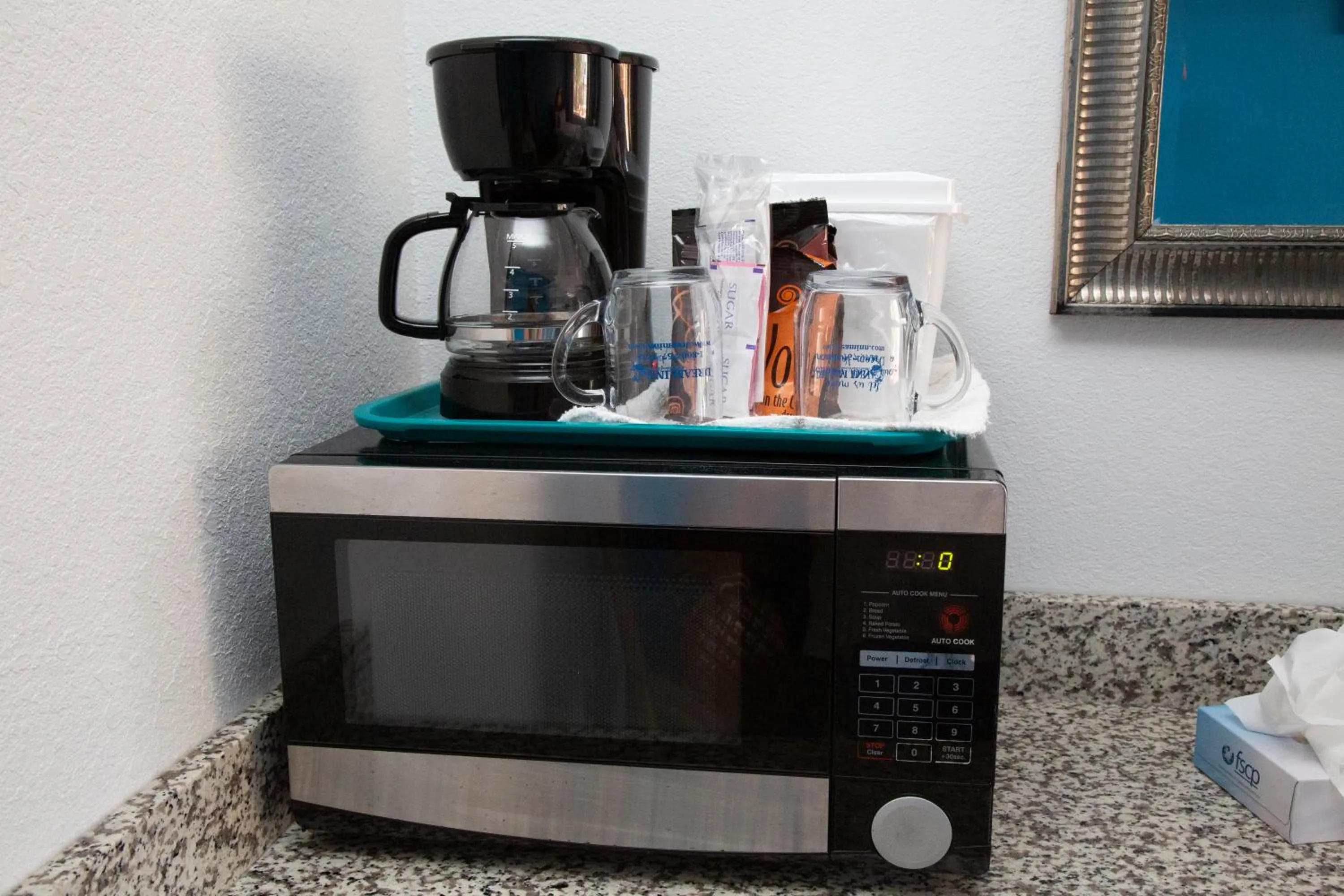 Coffee/tea facilities in Daytona Dream Inn By AmeriVu