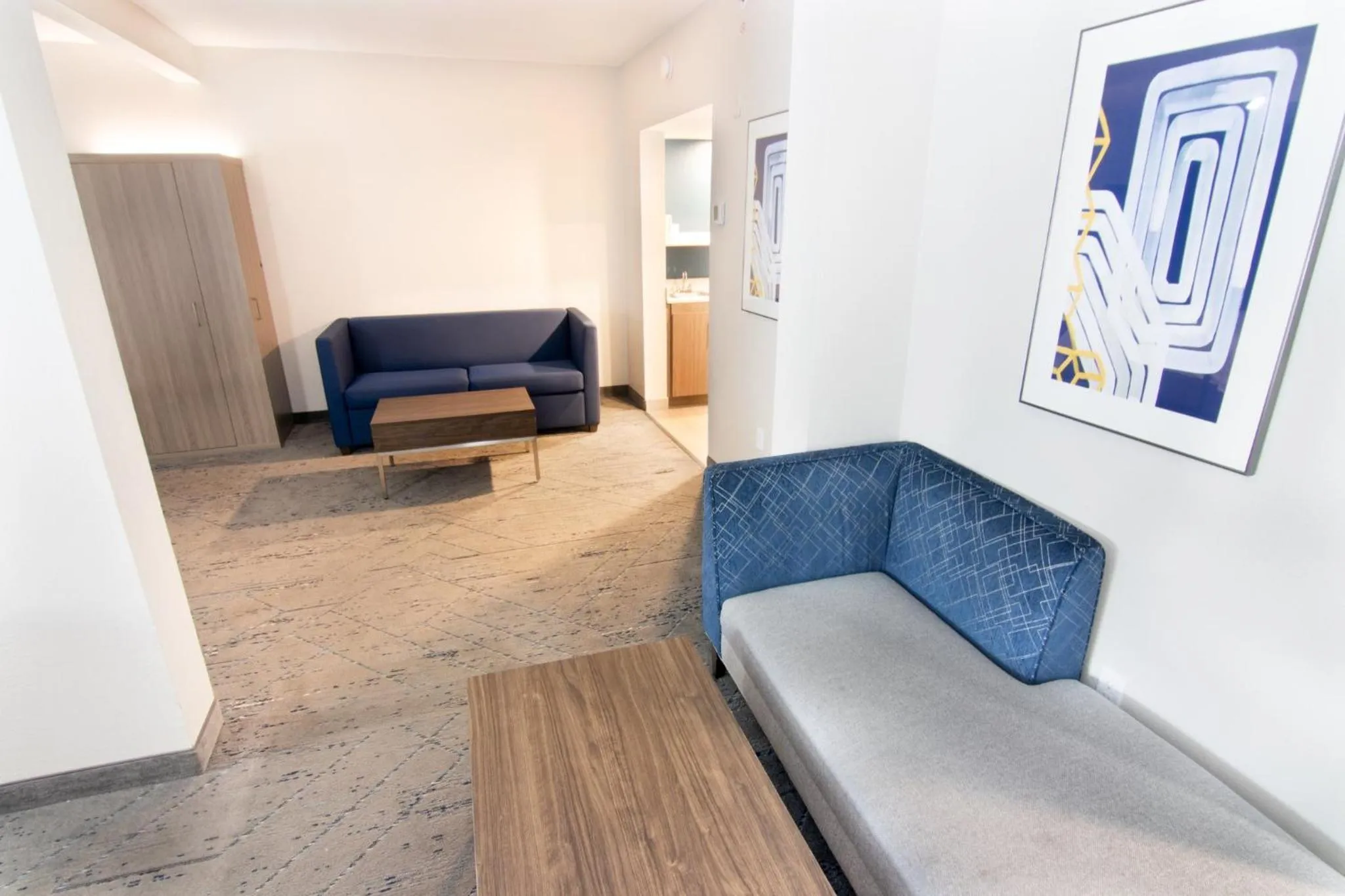 Photo of the whole room in Holiday Inn Express and Suites Fort Lauderdale Airport West by IHG