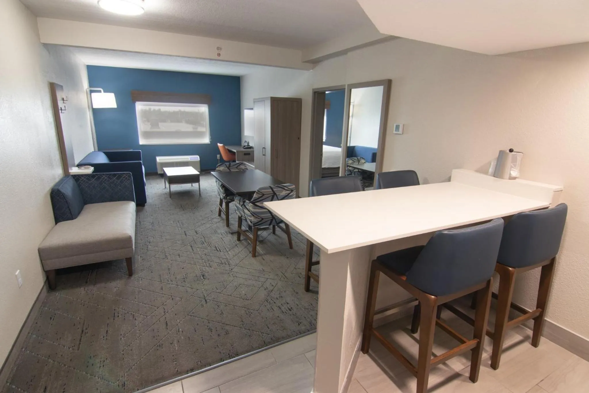 Photo of the whole room in Holiday Inn Express and Suites Fort Lauderdale Airport West by IHG