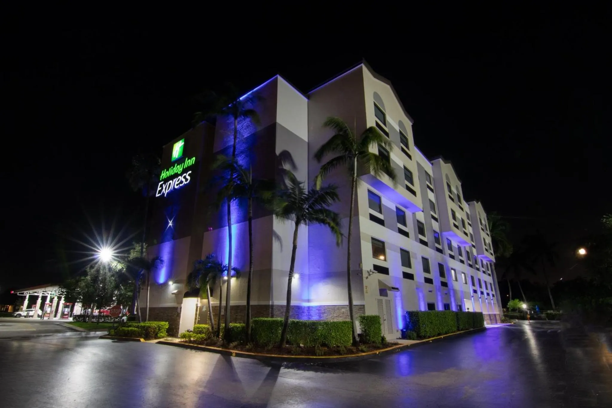 Property building in Holiday Inn Express and Suites Fort Lauderdale Airport West by IHG